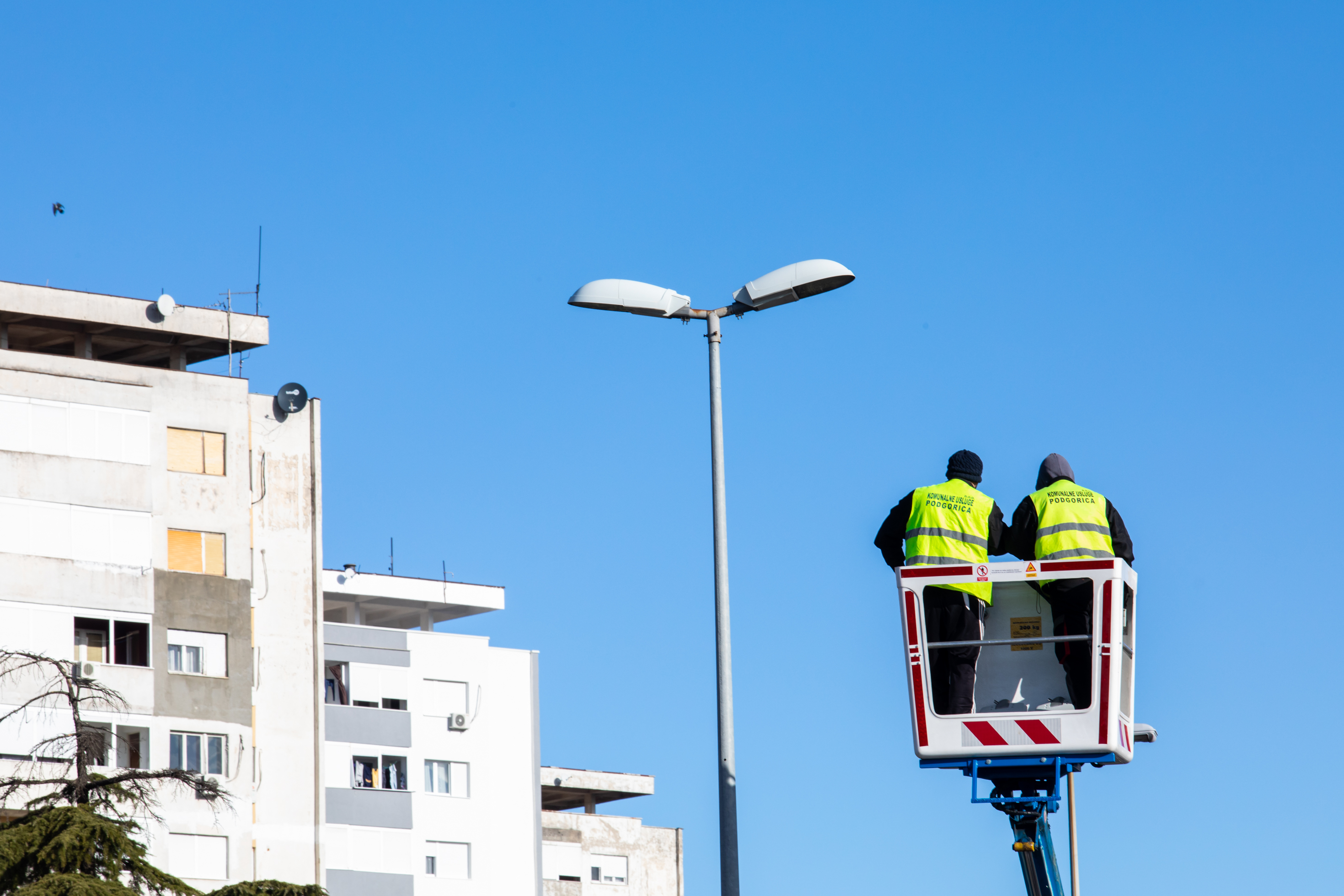 Modernizacija javne rasvjete u svim djelovima Podgorice; Led svjetijke i na Bulevaru Serdara Jola Piletića