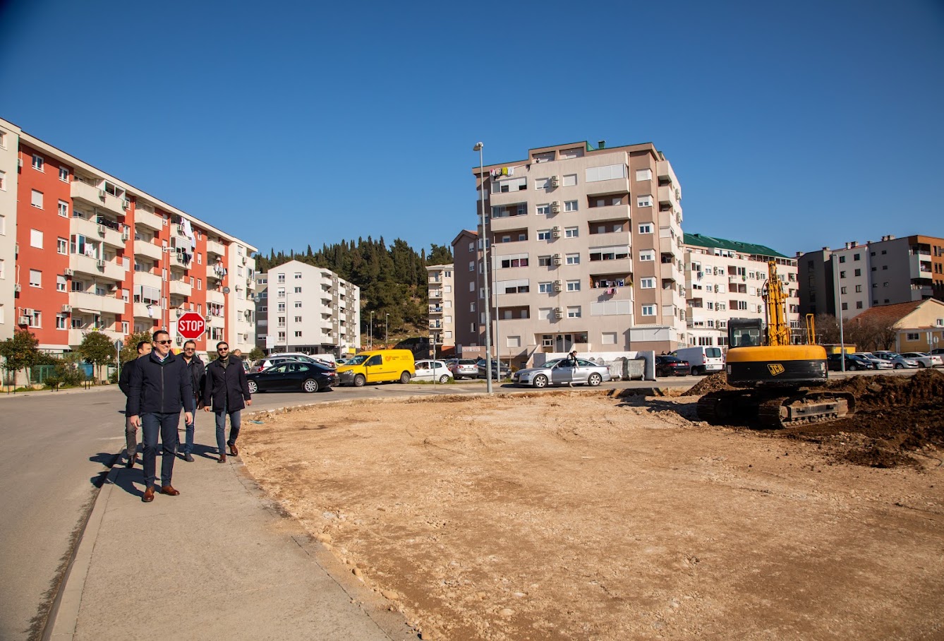 Novi multifunkcionalni prostor sa besplatnim parkingom i sportskim poligonom ispod brda Ljubović