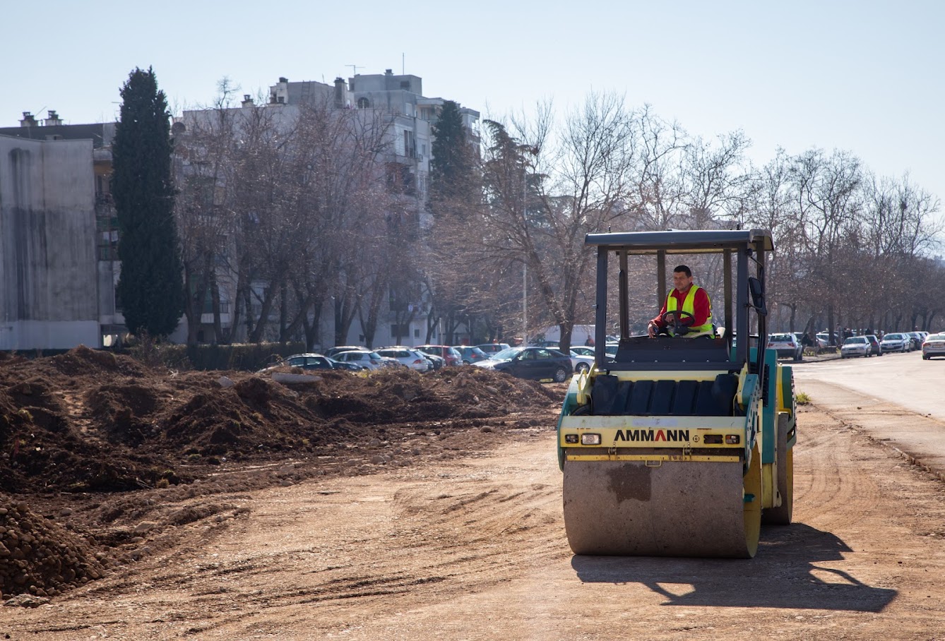 Novi multifunkcionalni prostor sa besplatnim parkingom i sportskim poligonom ispod brda Ljubović