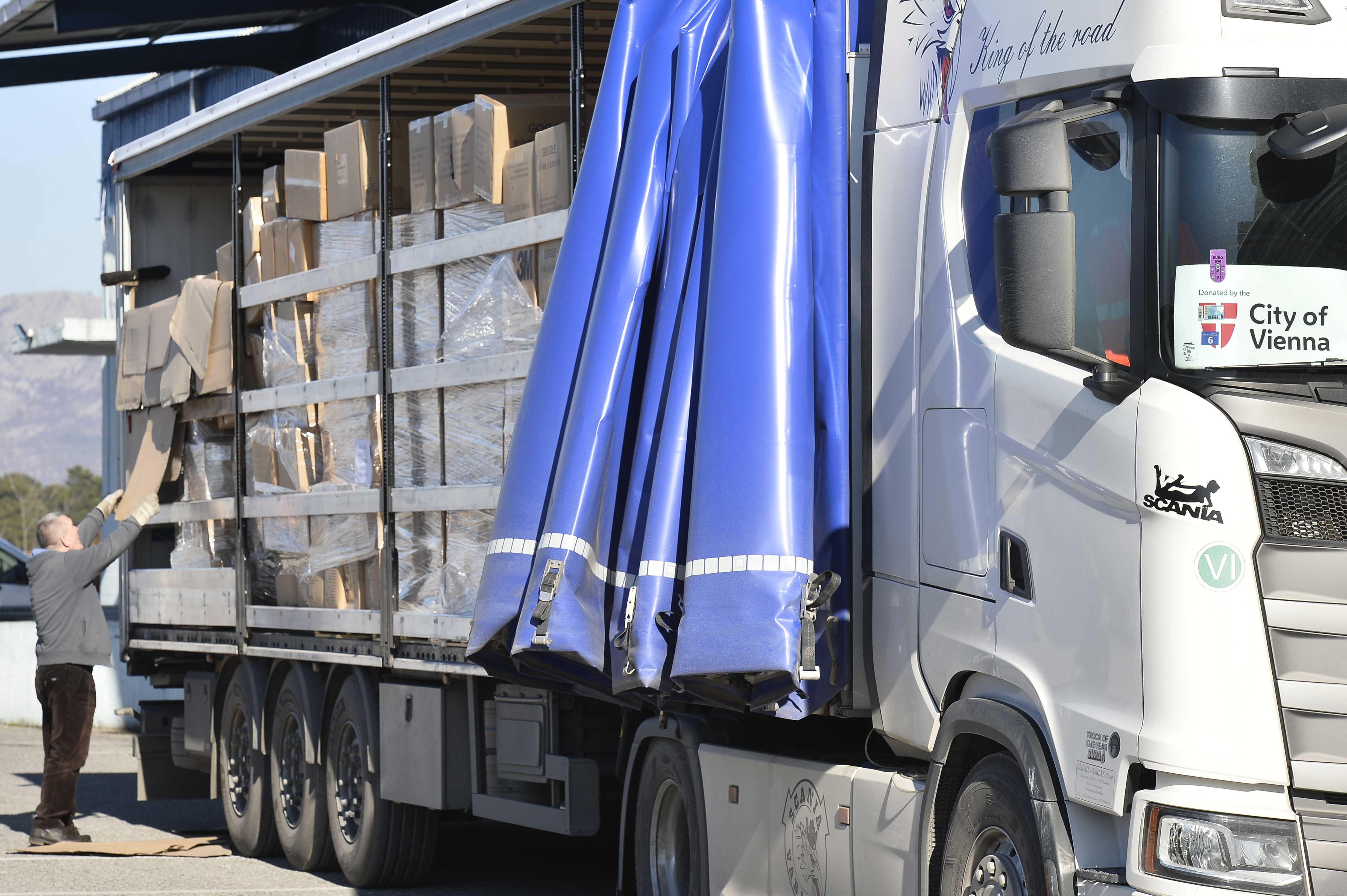 Vrijedna donacija medicinske opreme Glavnom gradu; Vuković: Zahvalan sam i ponosan na prijateljstvo između Beča i Podgorice