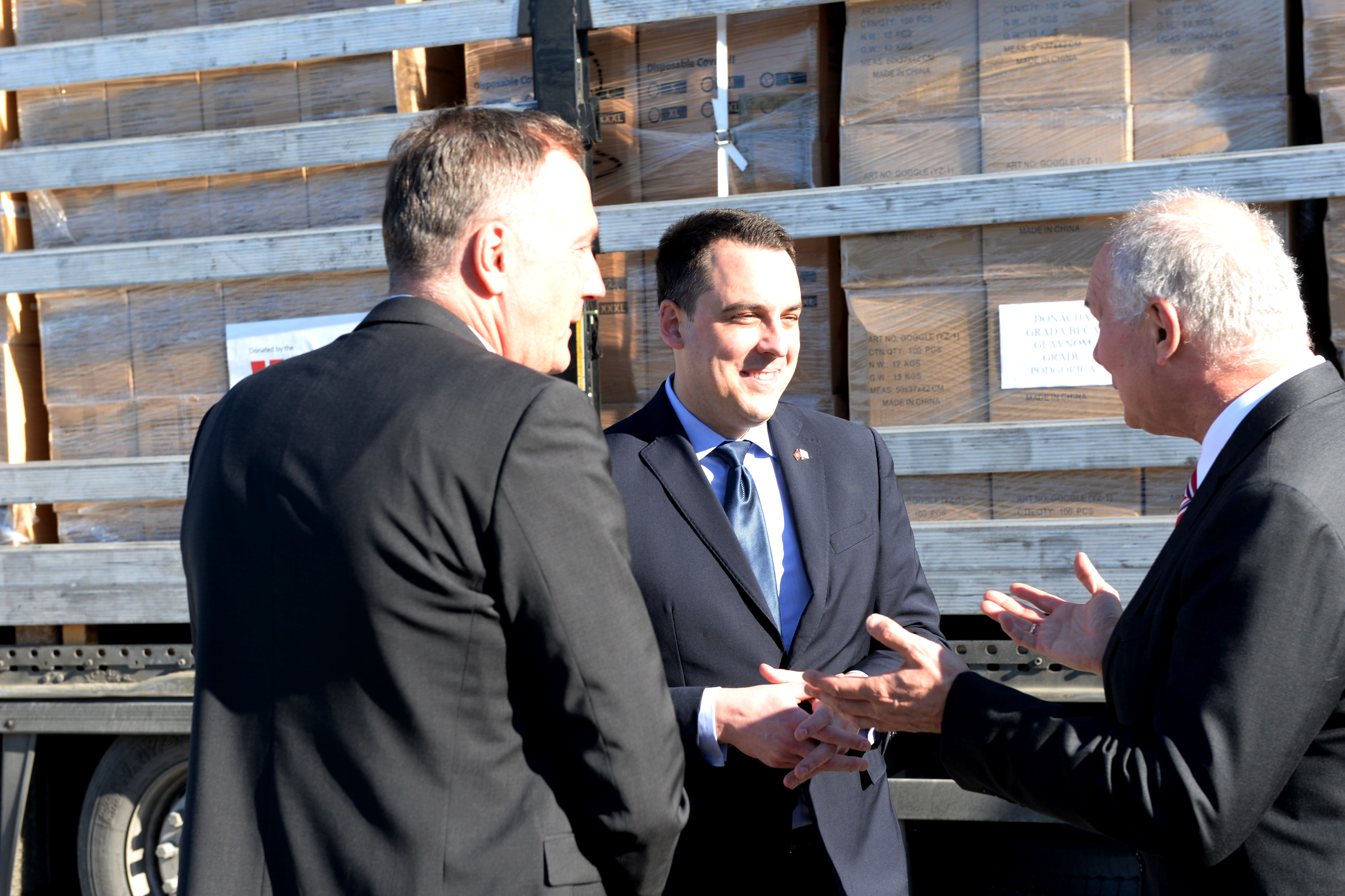 Vrijedna donacija medicinske opreme Glavnom gradu; Vuković: Zahvalan sam i ponosan na prijateljstvo između Beča i Podgorice