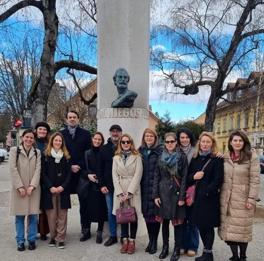 Gradsko pozoriste u Ljubljani povodom učešća na regionalnom festivalu RUTA Grupa Triglav