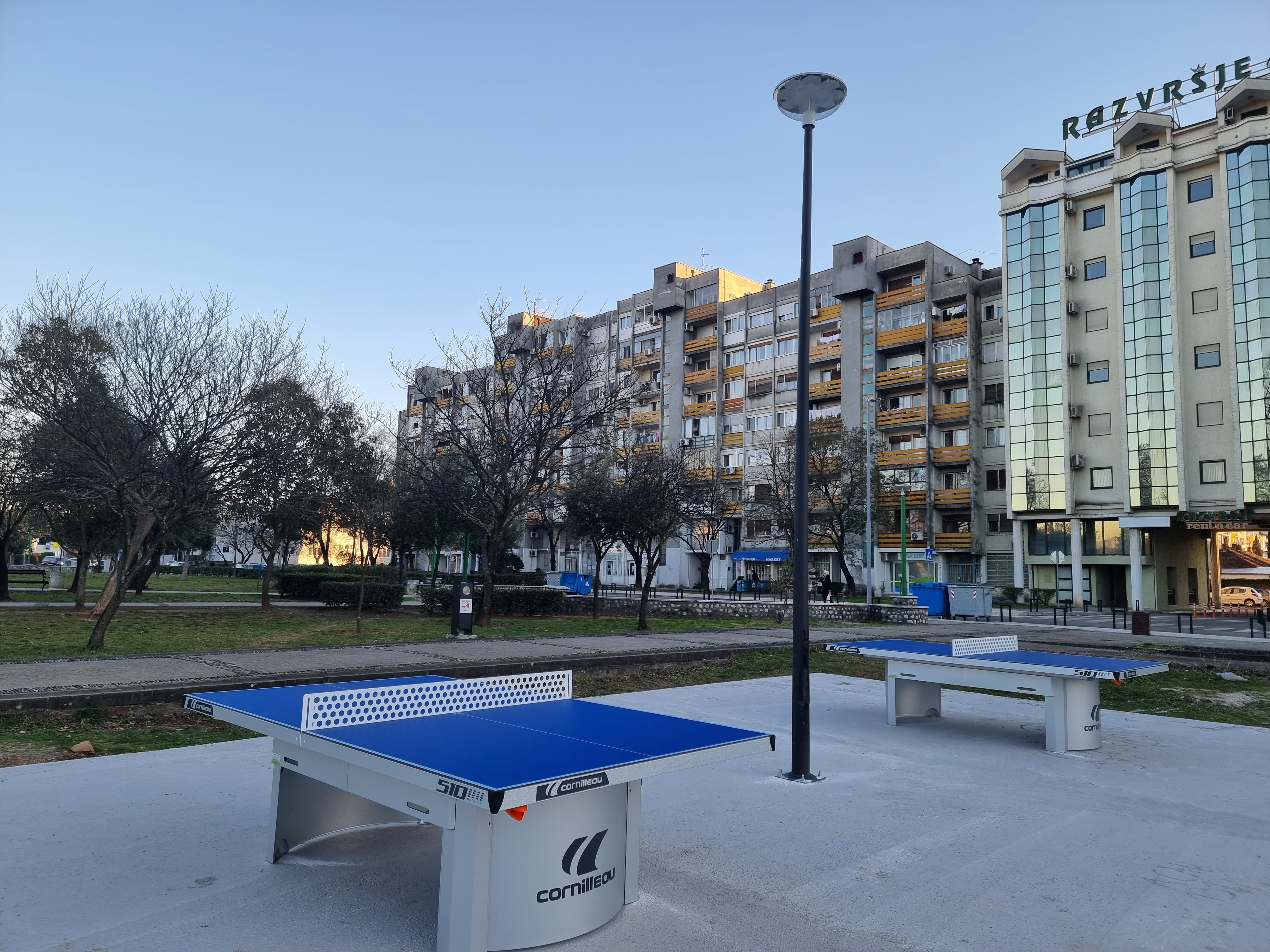 Stolovi za stoni tenis postavljeni u parku na Pobrežju i novom parku na Starom aerodromu
