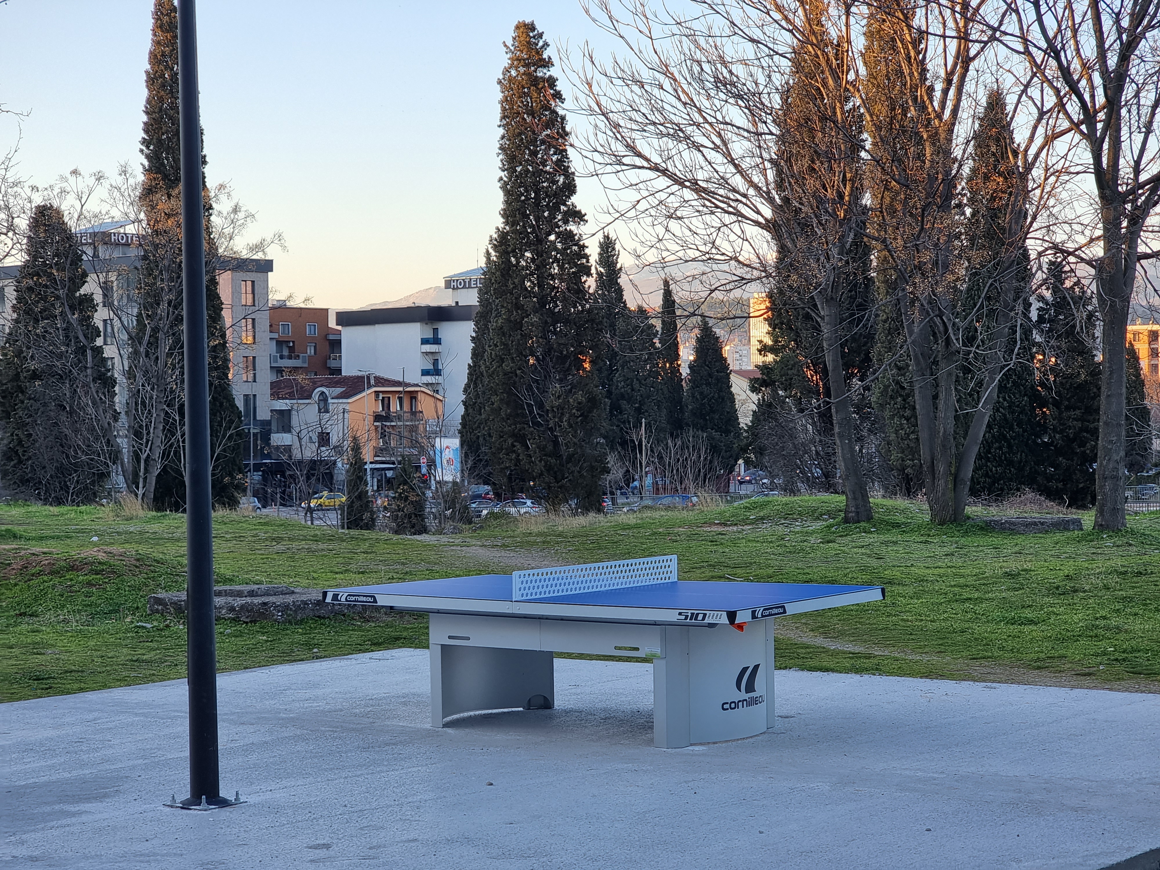Stolovi za stoni tenis postavljeni u parku na Pobrežju i novom parku na Starom aerodromu
