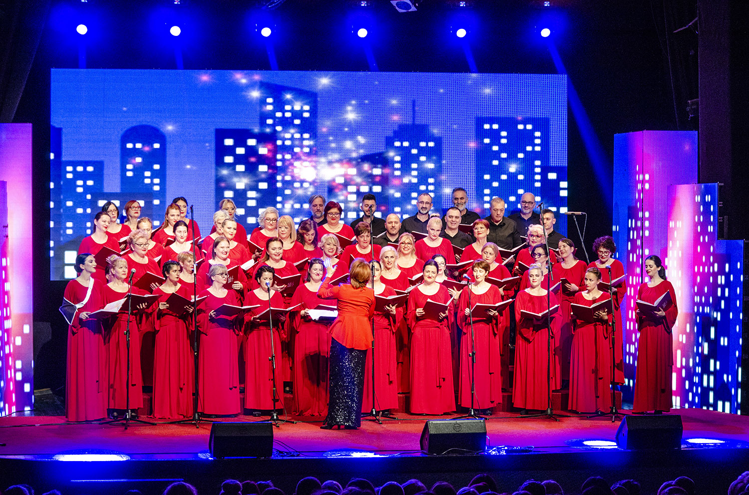 KIC pop hor muzičkim spektaklom obilježio pet godina postojanja