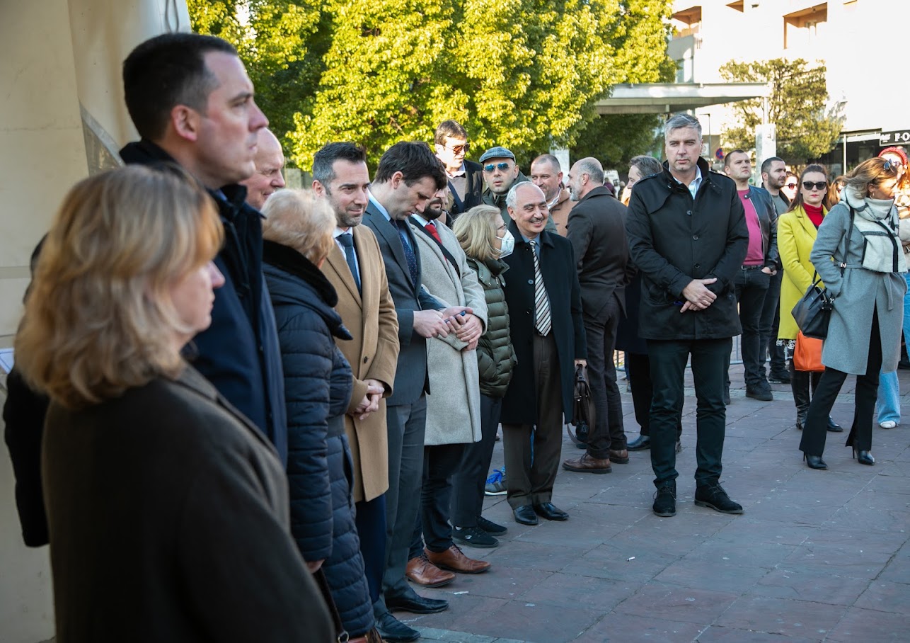 Na Trgu nezavisnosti počela akcija "Građani Podgorice za Ukrajinu"