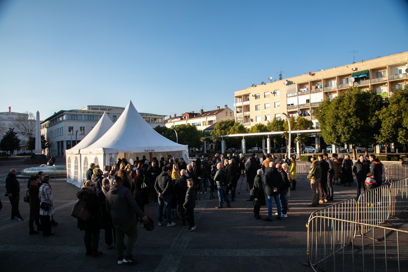 Na Trgu nezavisnosti počela akcija "Građani Podgorice za Ukrajinu"
