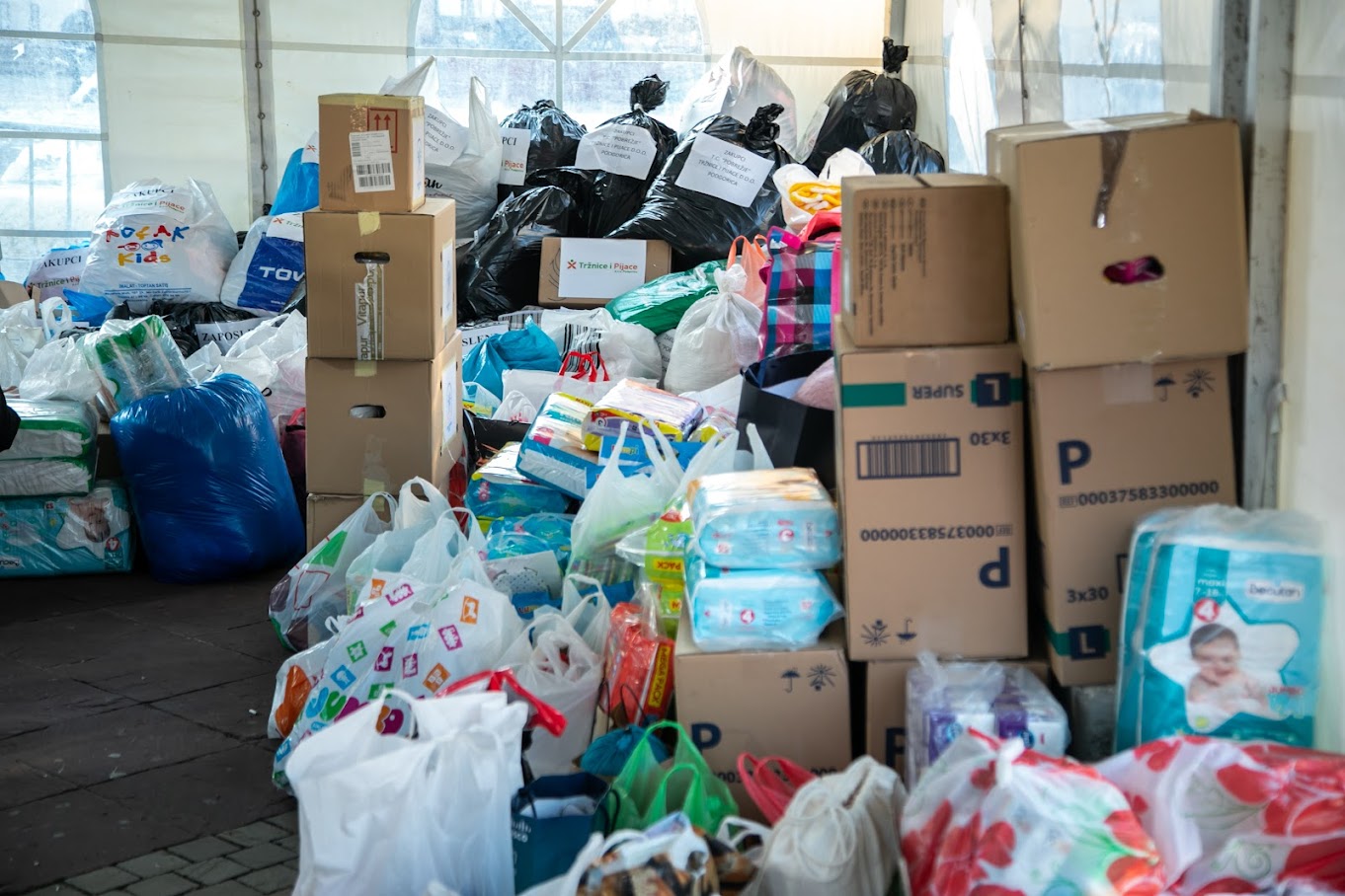 Na Trgu nezavisnosti počela akcija "Građani Podgorice za Ukrajinu"