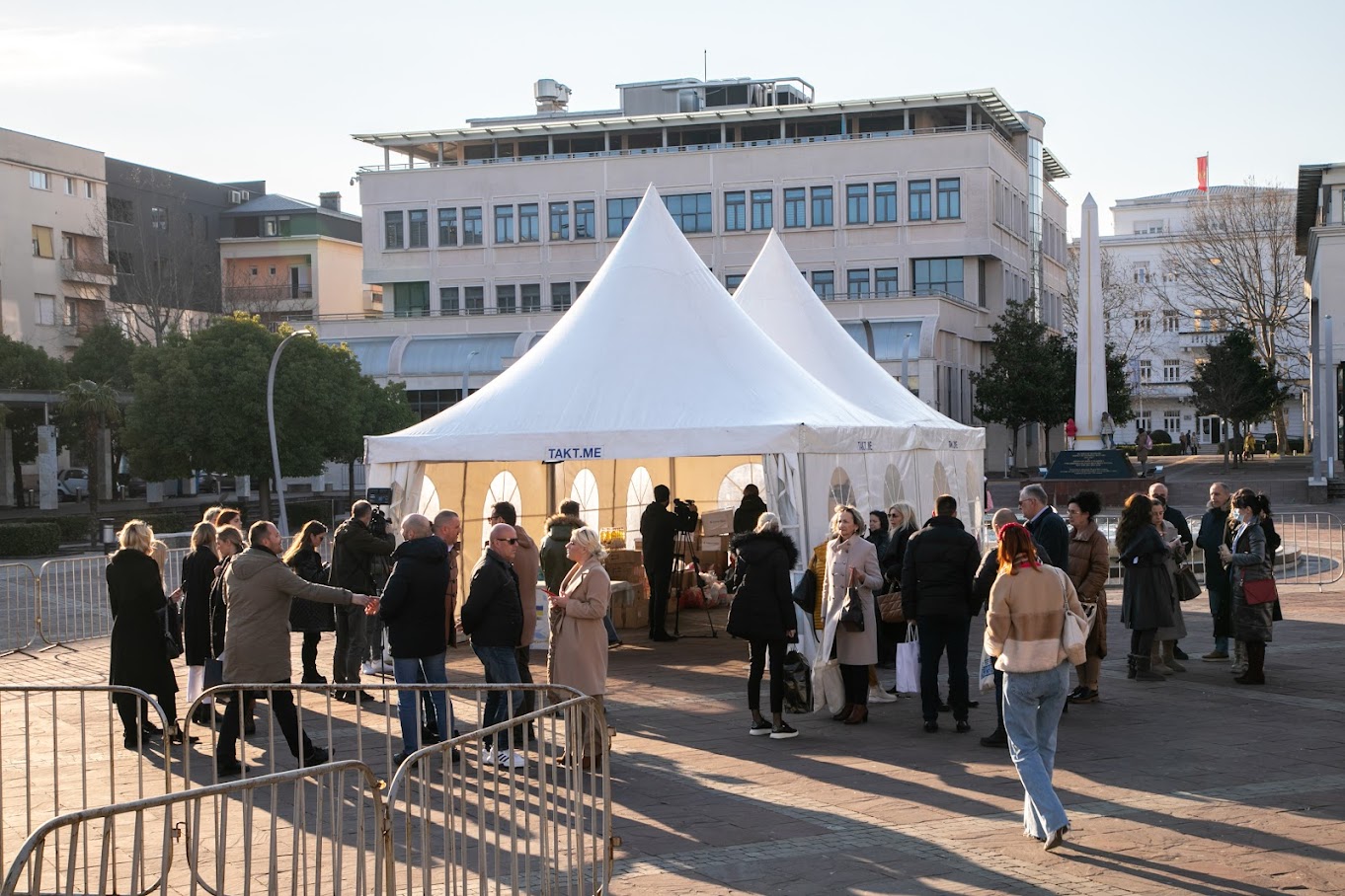 Na Trgu nezavisnosti počela akcija "Građani Podgorice za Ukrajinu"