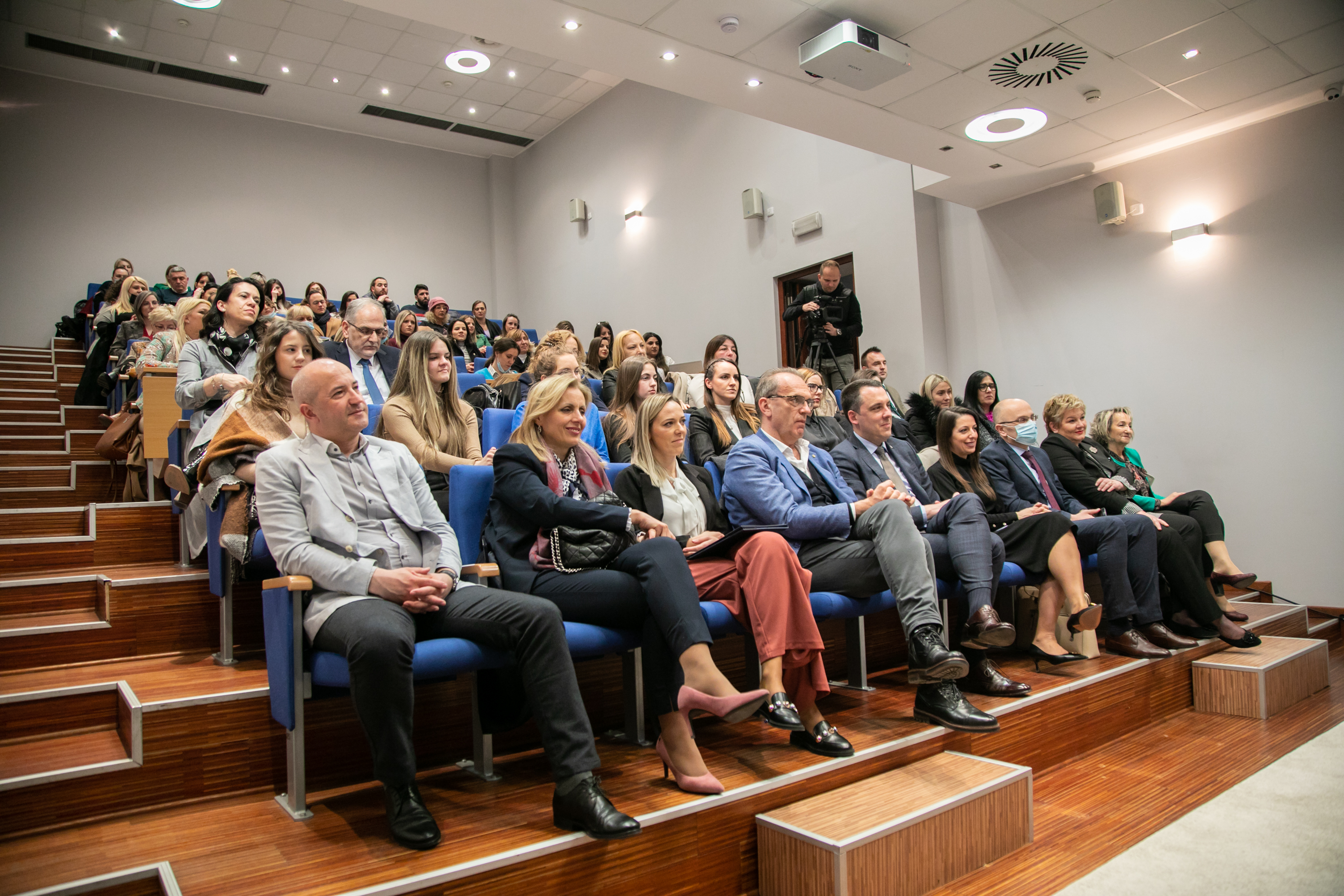 "Grad za žene, žene za grad"- snažne poruke poslate sa panela posvećenih značaju uloge žene u društvu