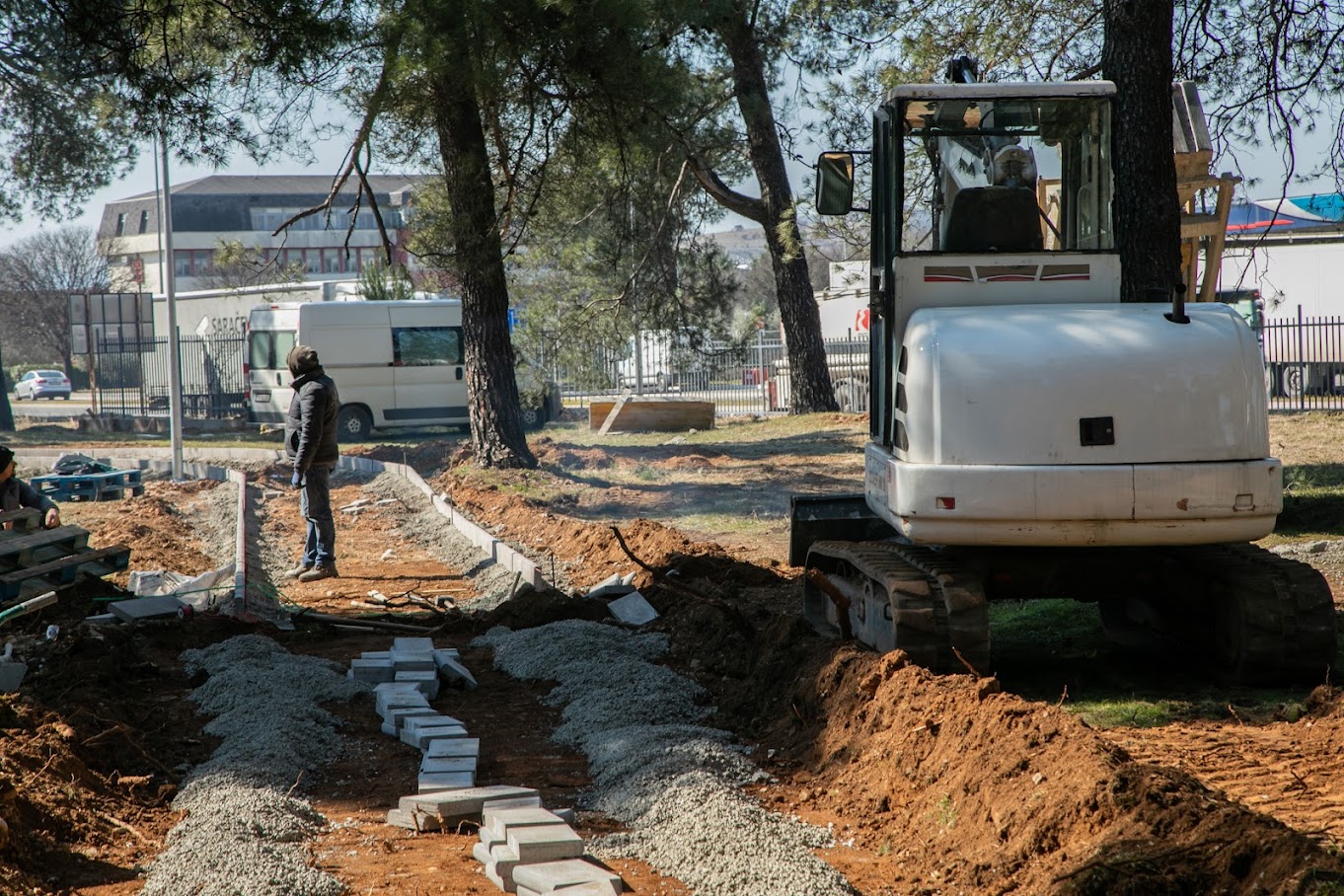 Vuković obišao buduću sportsko-rekreativnu zonu „13. jul“ na kojoj je postavljena najmodernija teretana na otvorenom