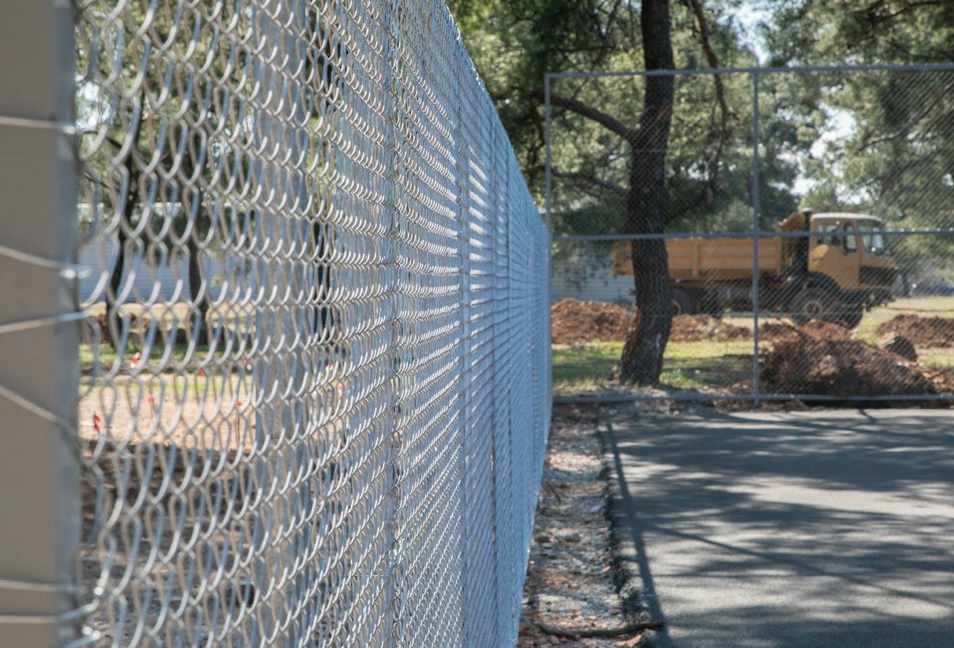 Vuković obišao buduću sportsko-rekreativnu zonu „13. jul“ na kojoj je postavljena najmodernija teretana na otvorenom