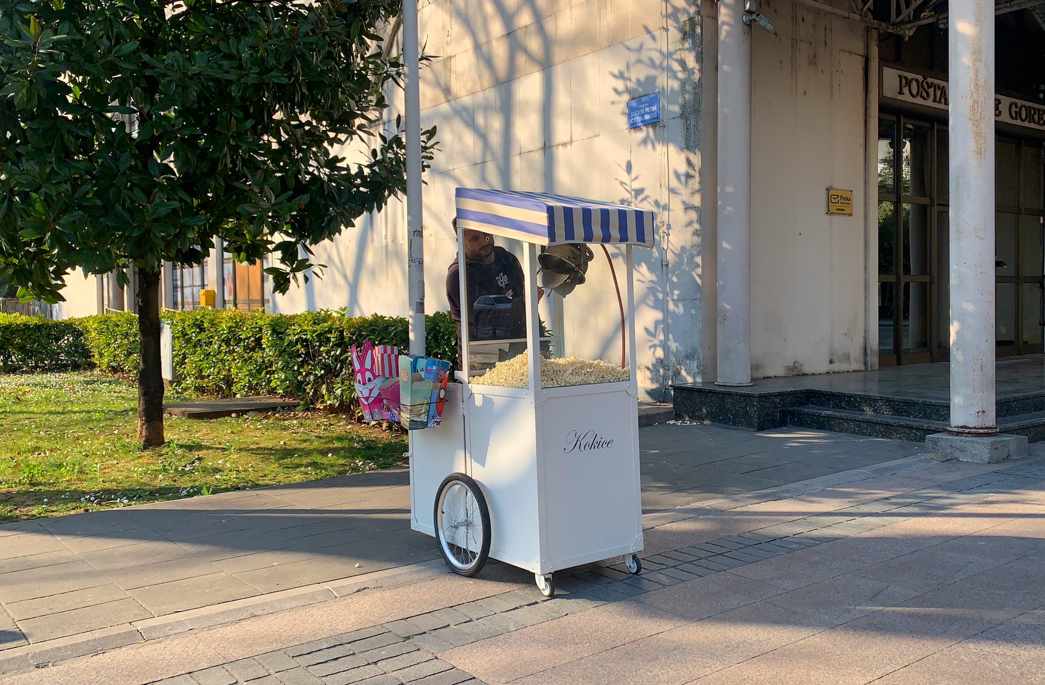 Podrška uličnim prodavcima i novi detalj na podgoričkim ulicama