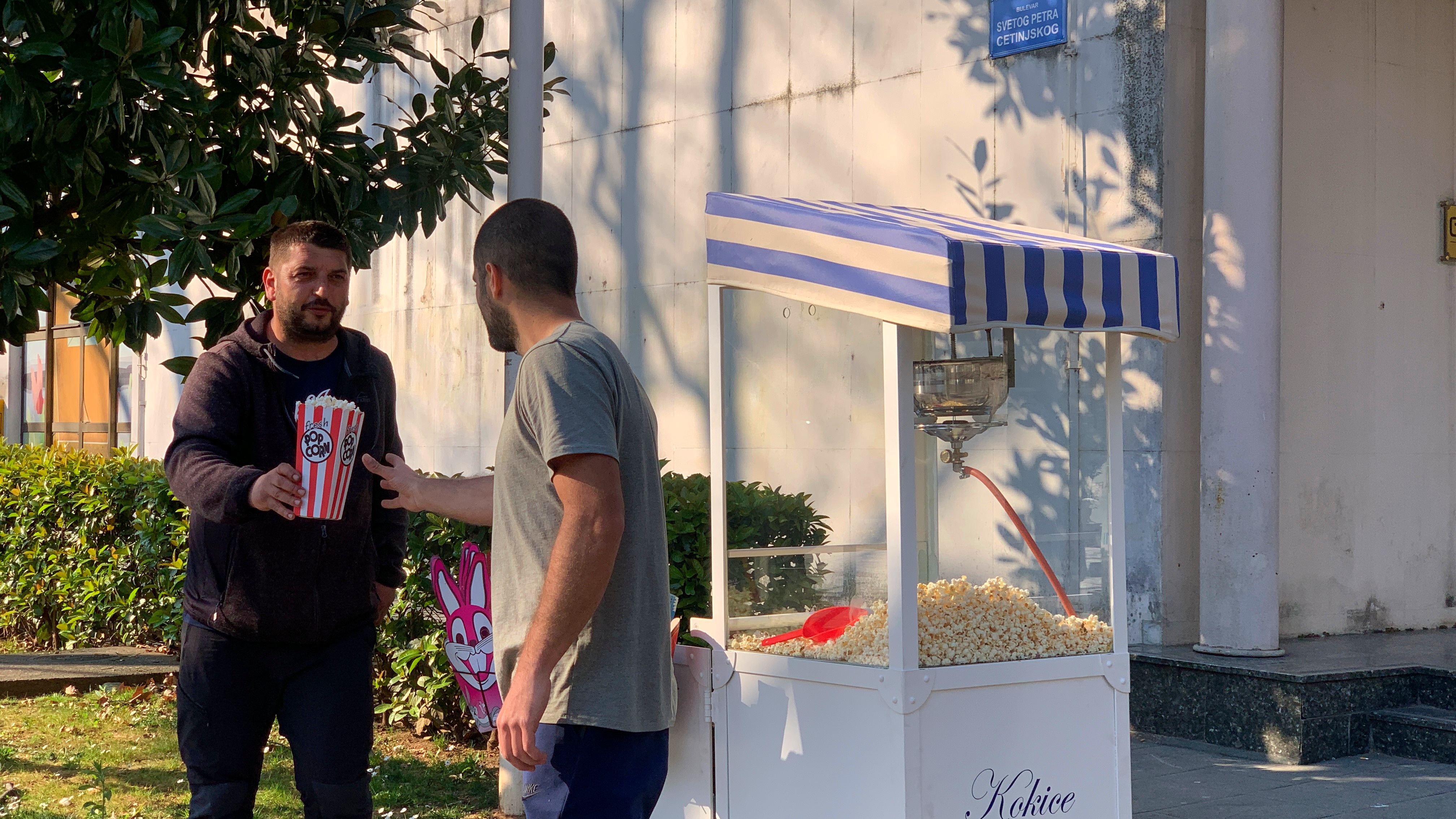 Podrška uličnim prodavcima i novi detalj na podgoričkim ulicama