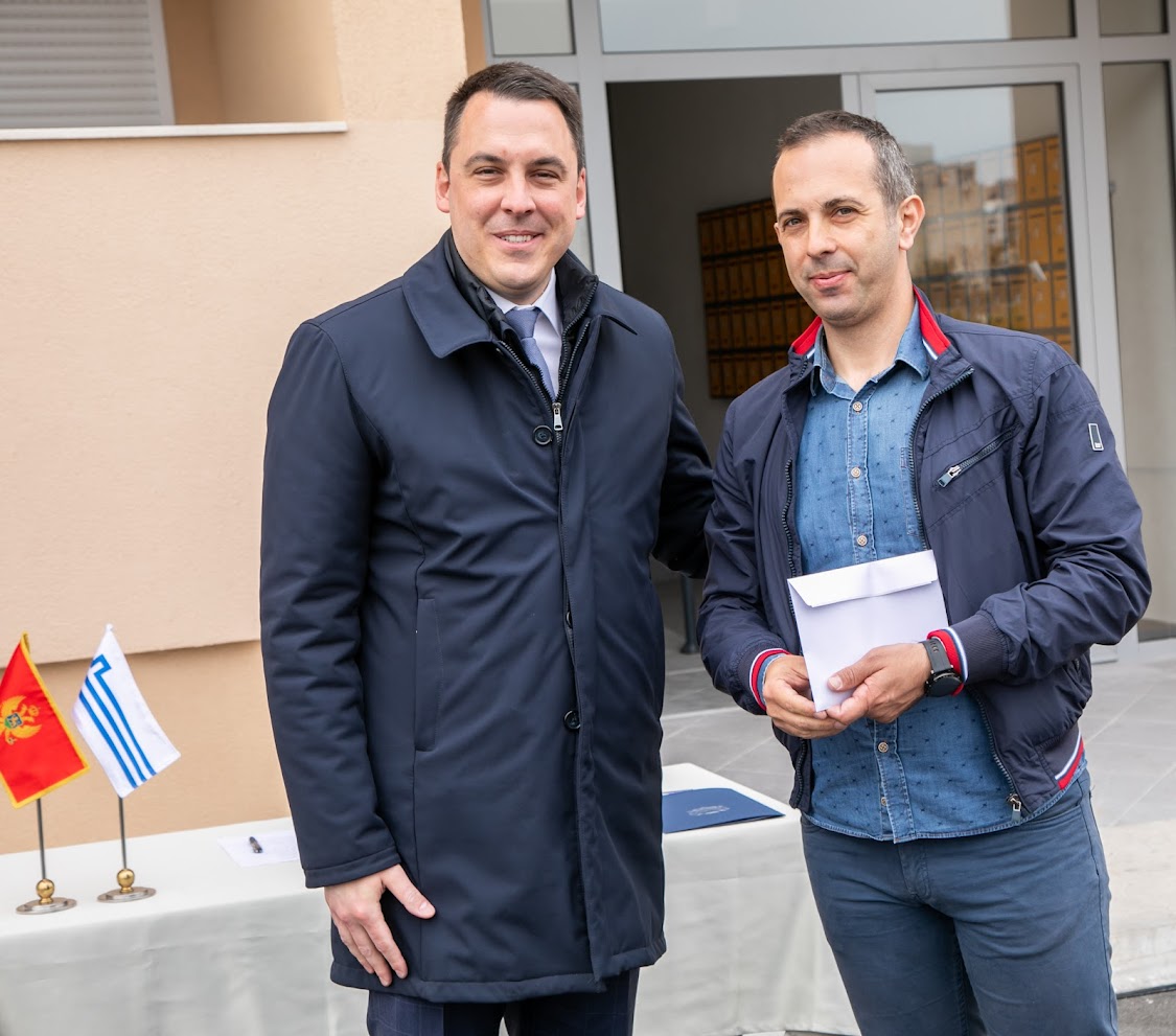 Vuković uručio ključeve: Stambeno pitanje riješio još 91 radnik naših preduzeća