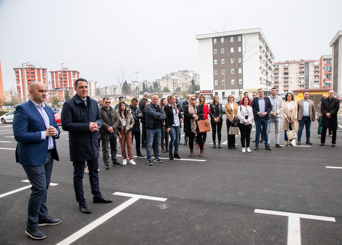 Vuković uručio ključeve: Stambeno pitanje riješio još 91 radnik naših preduzeća