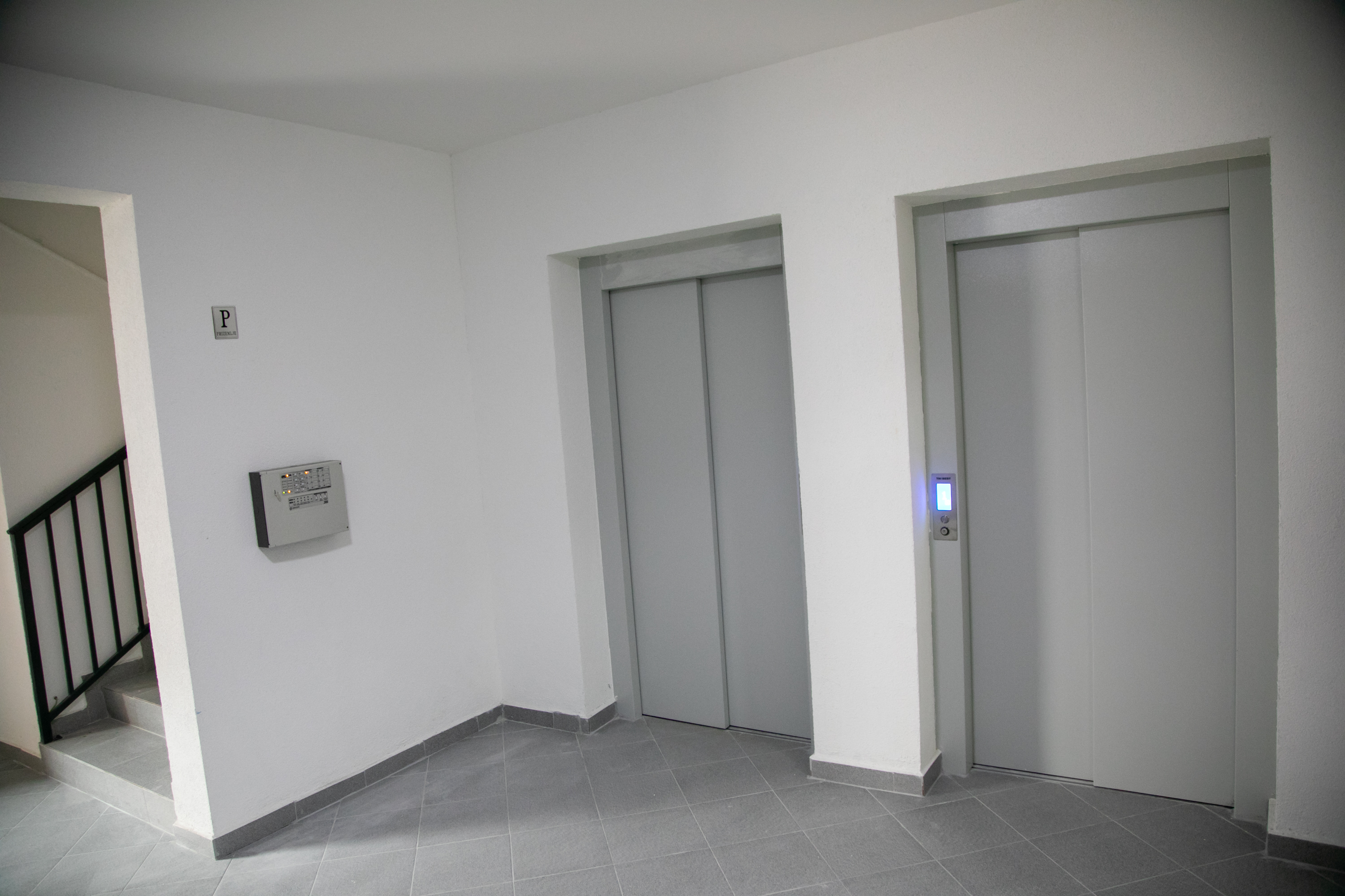 Vuković uručio ključeve: Stambeno pitanje riješio još 91 radnik naših preduzeća