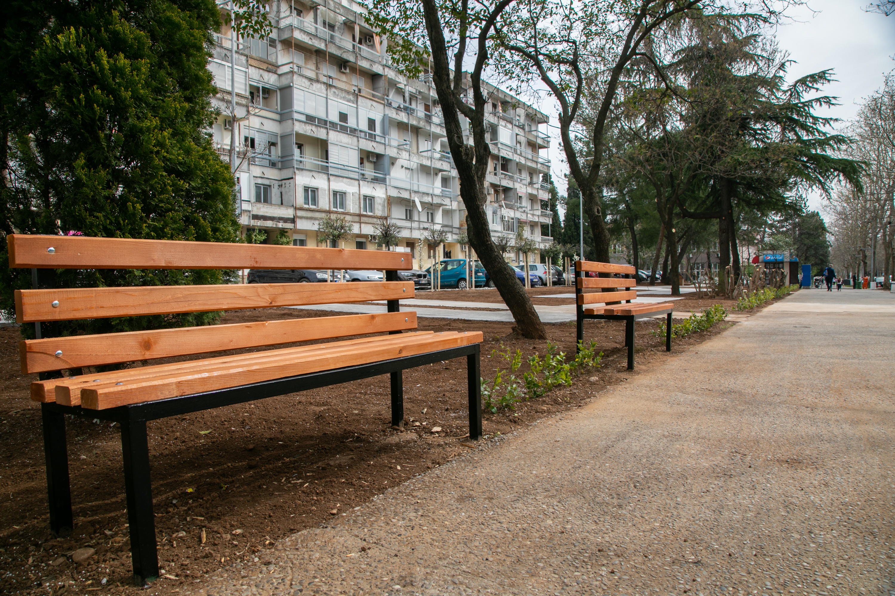 Uređen kutak u Ulici Vasa Raičkovića rezultat saradnje Glavnog grada, studenata i lokalne zajednice