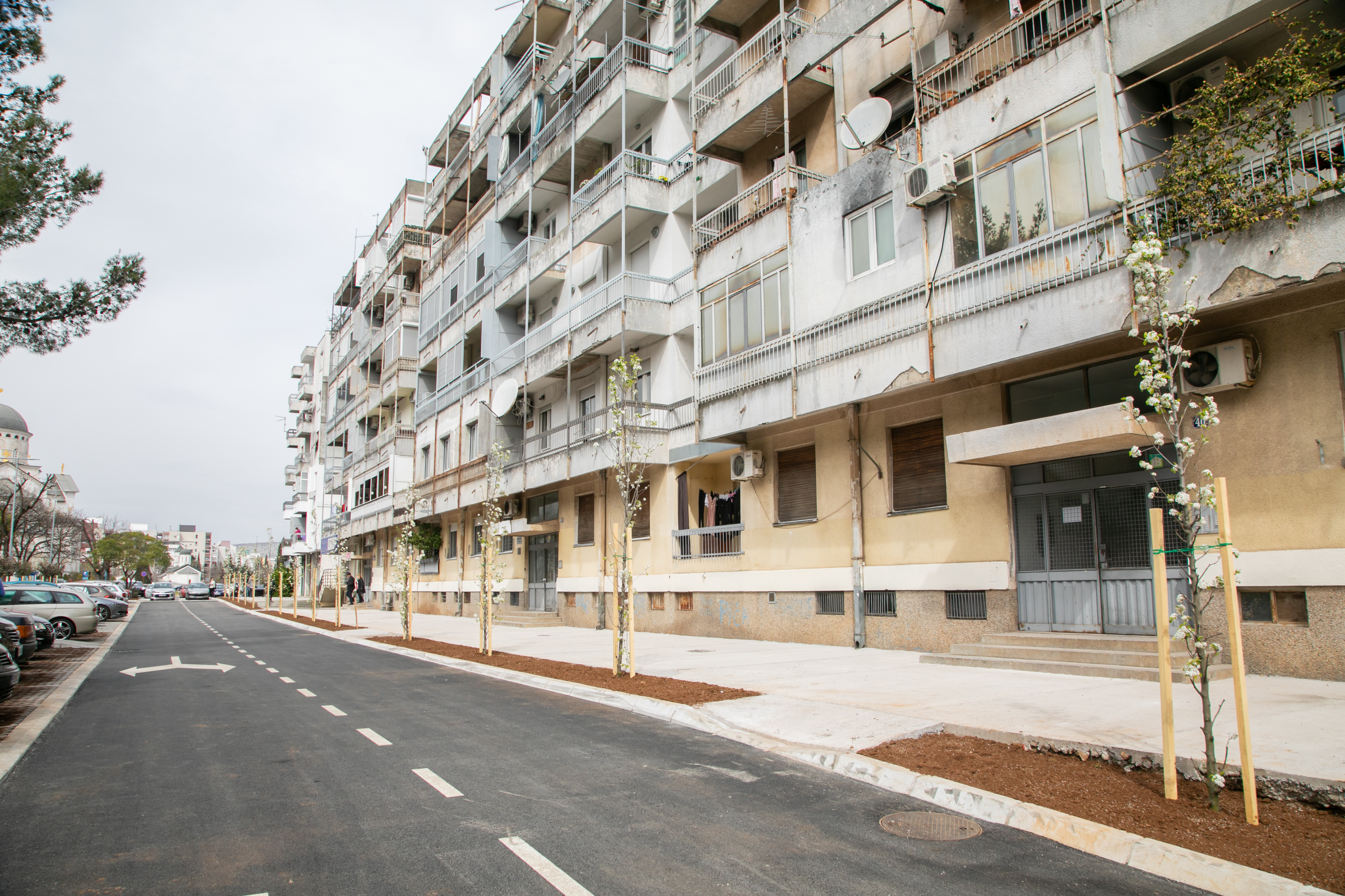 Uređen kutak u Ulici Vasa Raičkovića rezultat saradnje Glavnog grada, studenata i lokalne zajednice