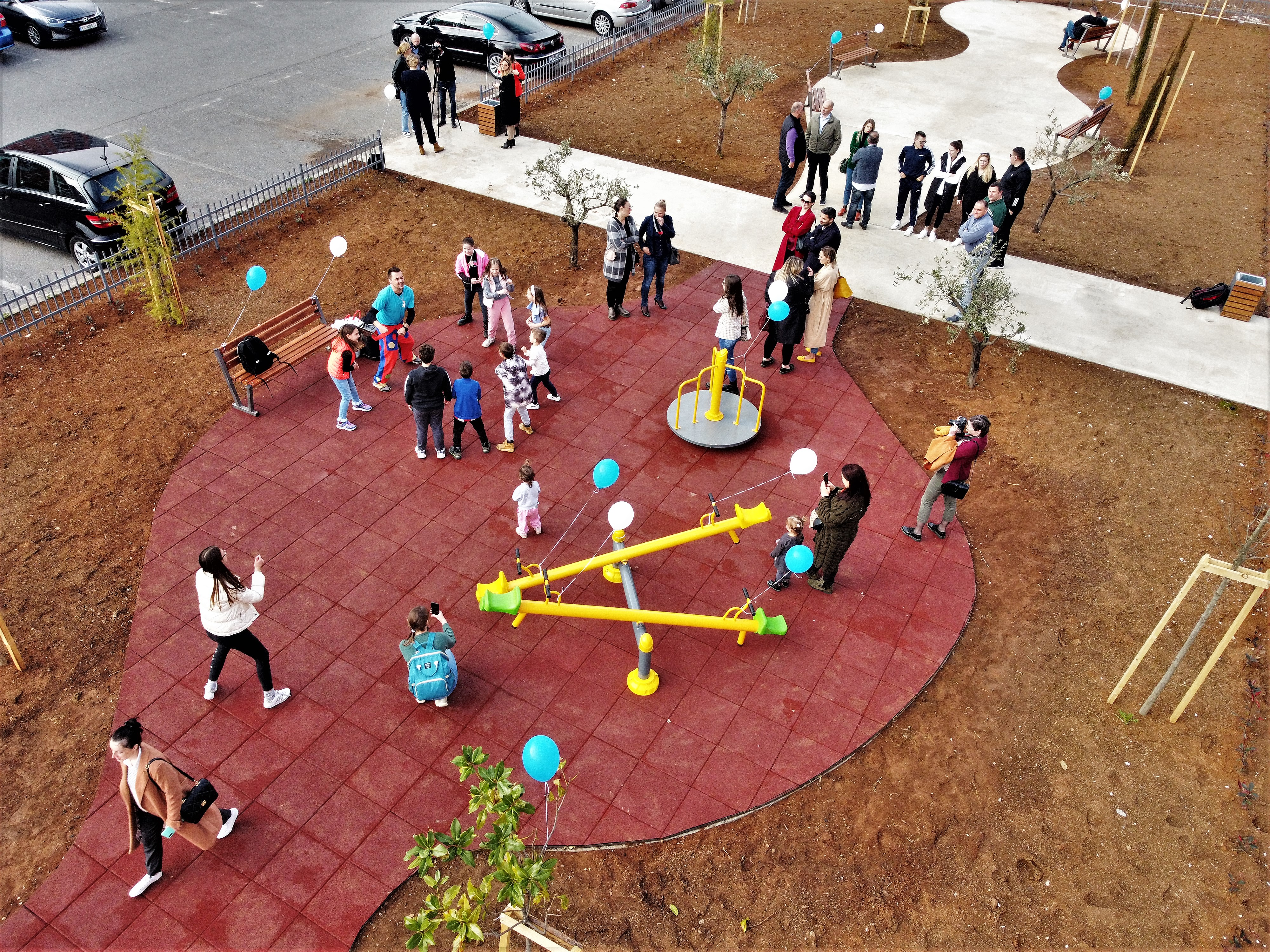 Uređena zelena površina i dječje igralište i u City kvartu