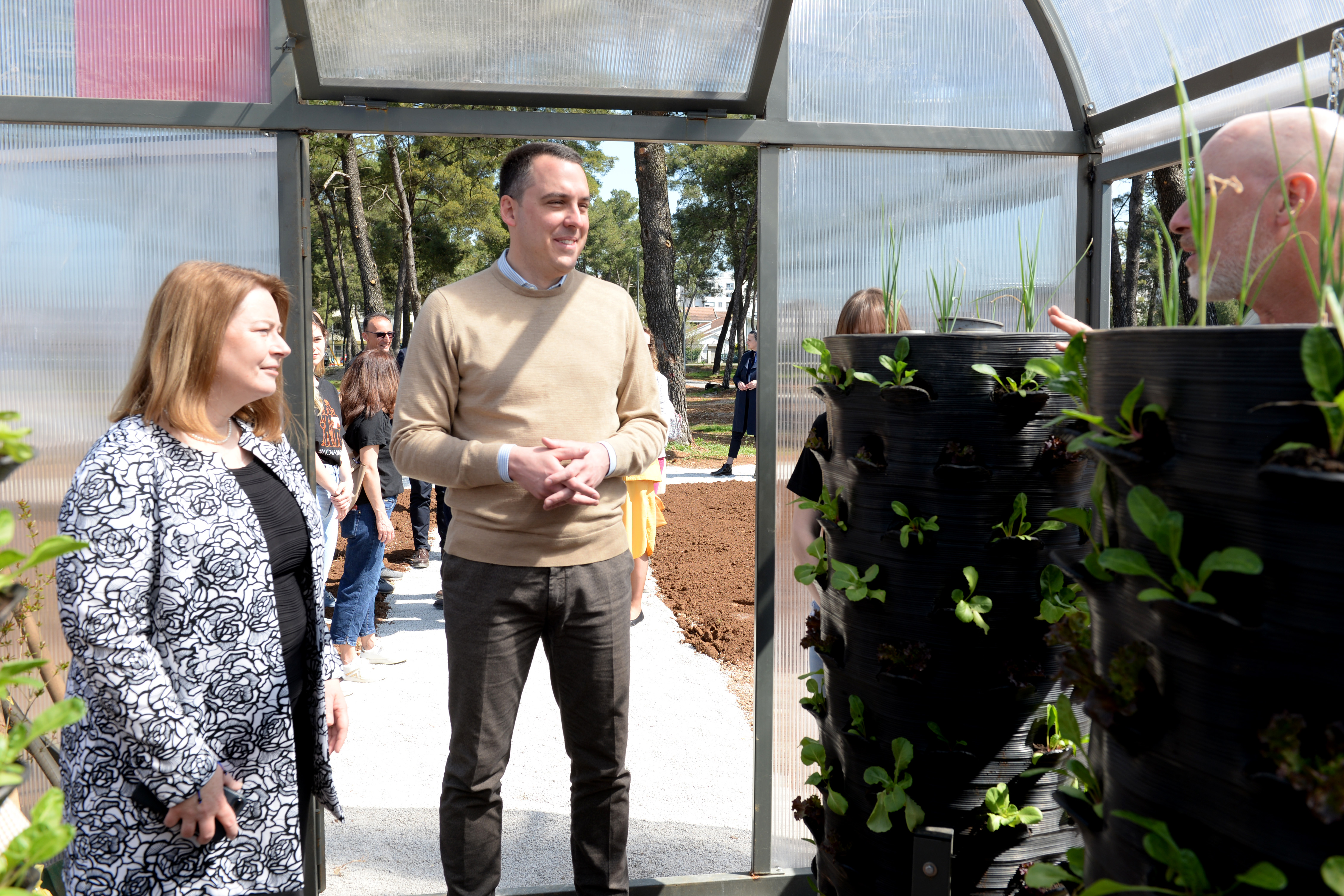Zvanično otvorena prva urbana bašta u Podgorici; Mjesto koje će podstaći osjećaj zajedništva