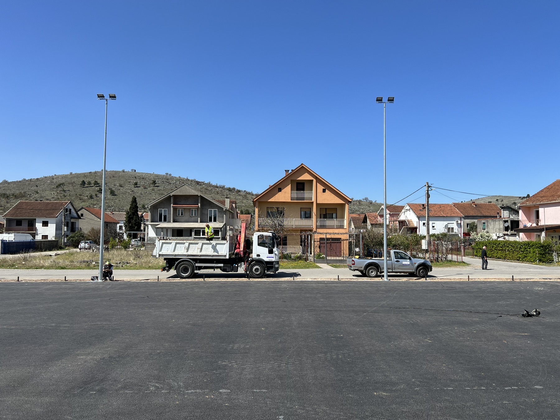 U sklopu izgradnje sportsko-rekreativne zone u Zelenici završeni radovi na postavljanju javne rasvjete