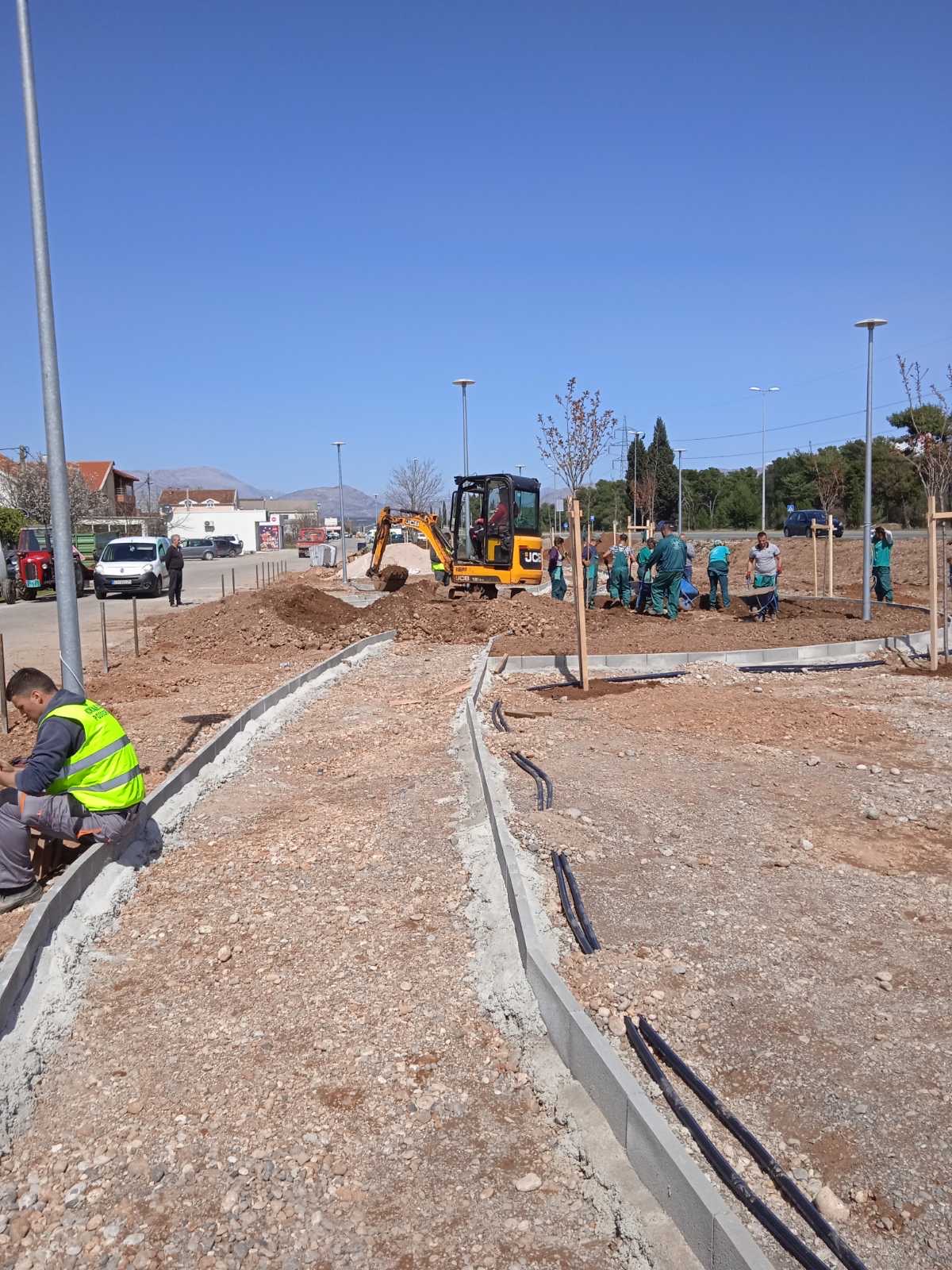 U sklopu izgradnje sportsko-rekreativne zone u Zelenici završeni radovi na postavljanju javne rasvjete