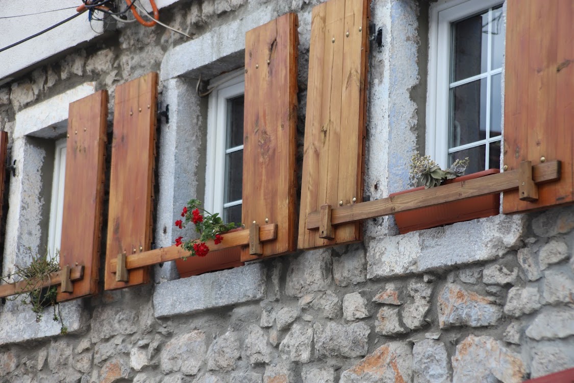 Uz podršku Glavnog grada otvoren kafe "Kaldrma" u Staroj varoši; Vuković najavio novi konkurs