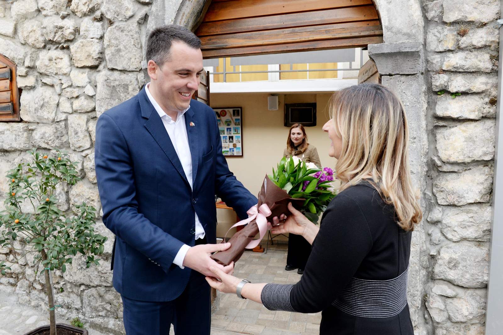 Uz podršku Glavnog grada otvoren kafe "Kaldrma" u Staroj varoši; Vuković najavio novi konkurs