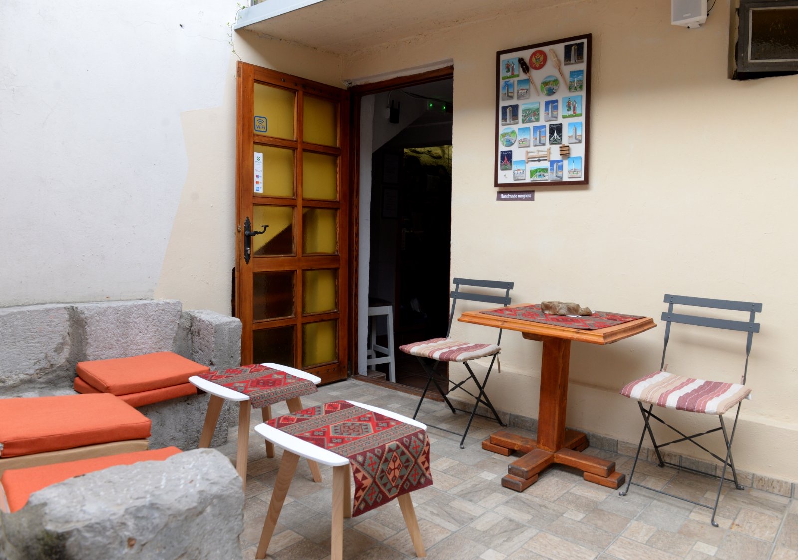 Uz podršku Glavnog grada otvoren kafe "Kaldrma" u Staroj varoši; Vuković najavio novi konkurs