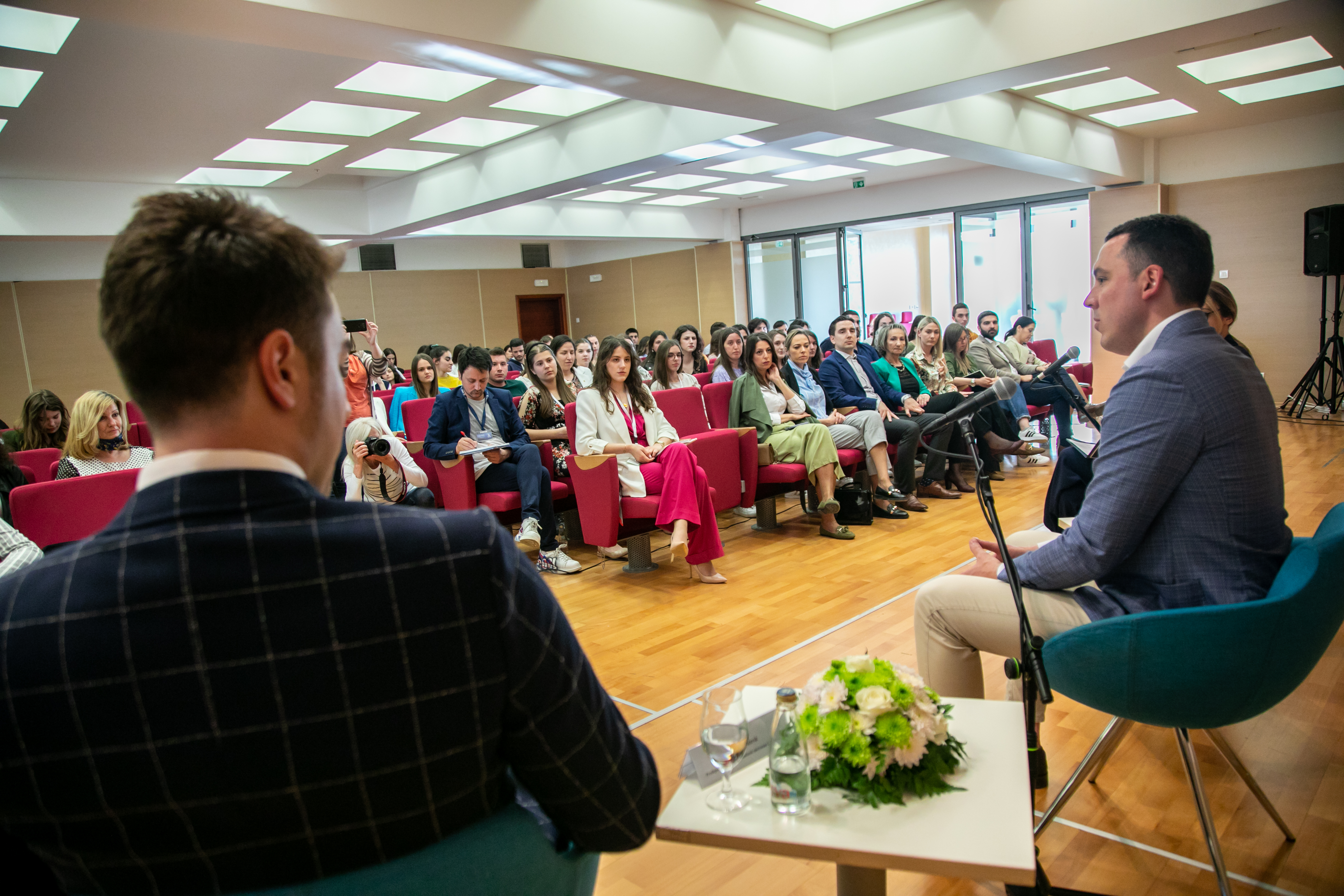 Održano Omladinsko veče; Vuković: Mladi dobijaju novo mjesto za okupljanje i druženje u centru grada