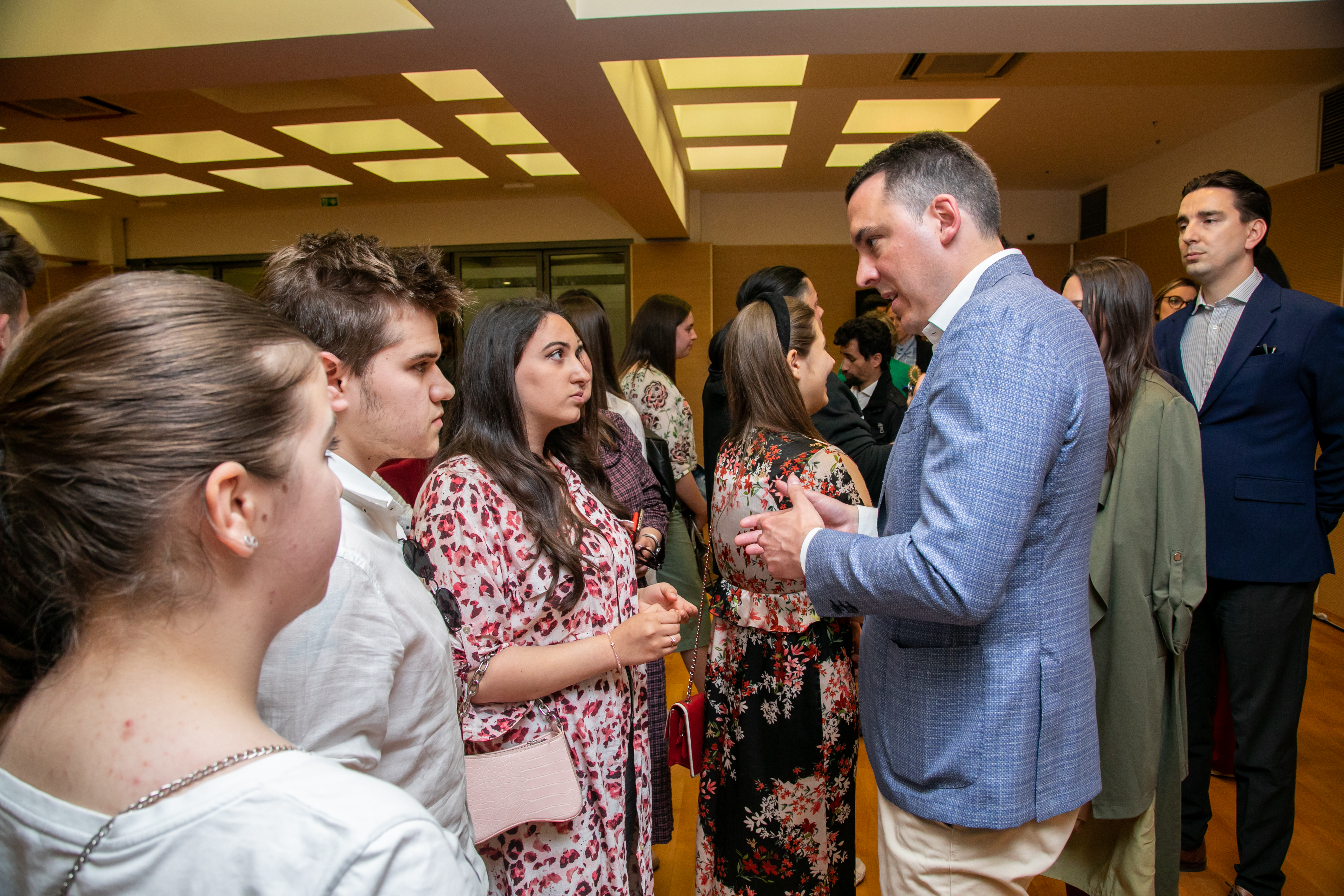 Održano Omladinsko veče; Vuković: Mladi dobijaju novo mjesto za okupljanje i druženje u centru grada