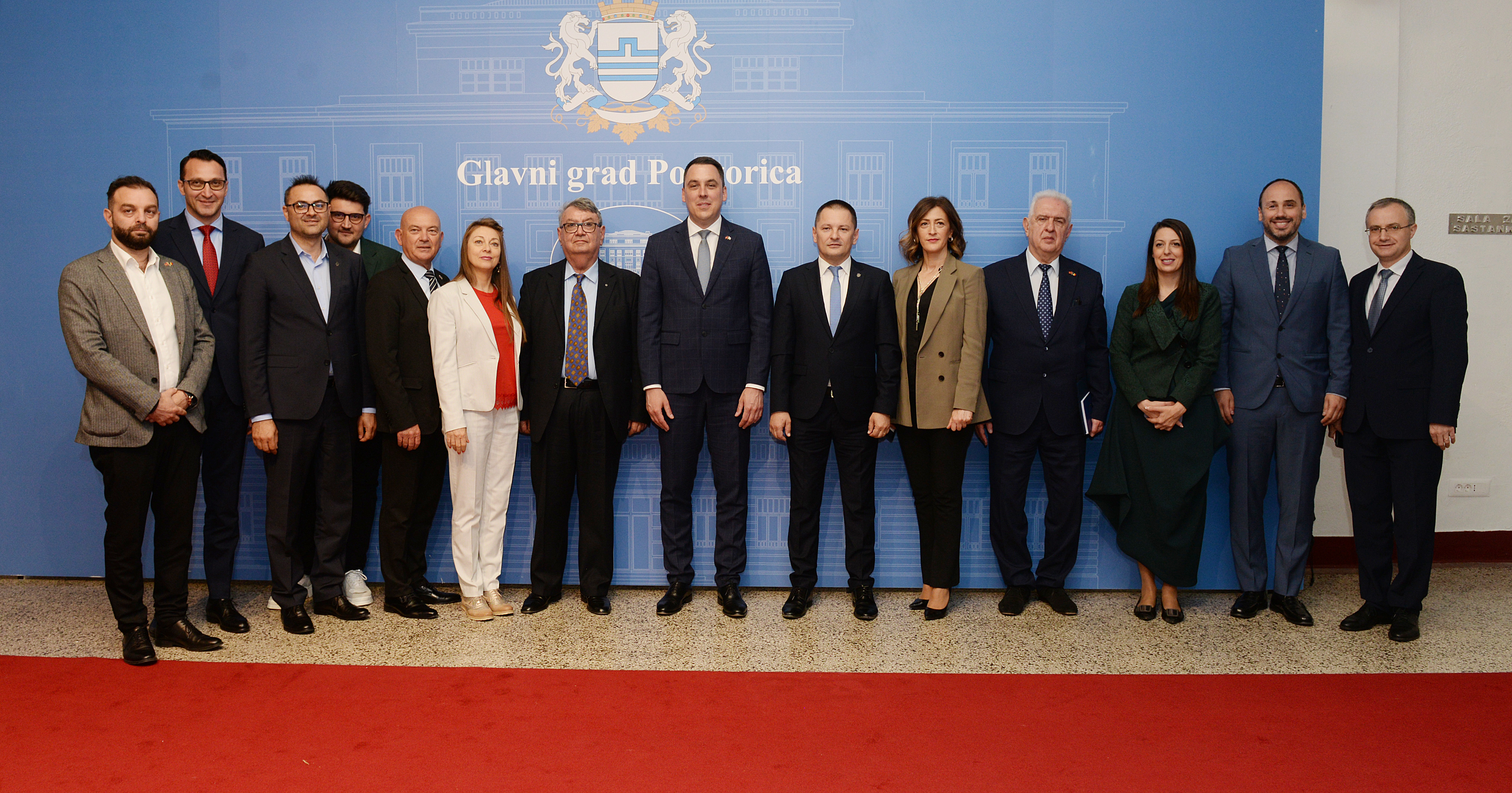 Vuković ugostio delegaciju rumunskog okruga Dolž i grada Krajova; Potpisan protokol o saradnji i otvoren rumunski kulturno-informativni punkt u Podgorici