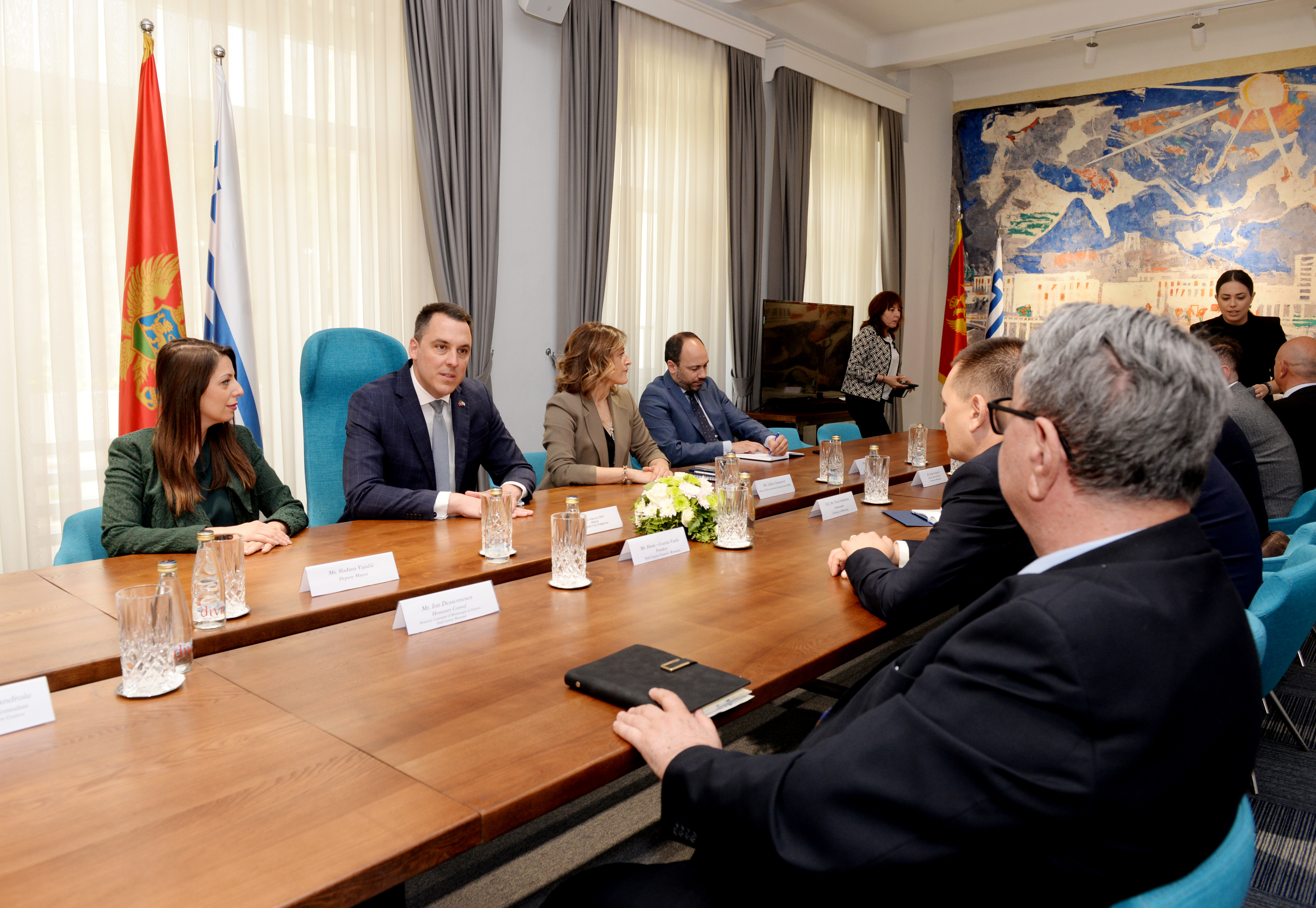 Vuković ugostio delegaciju rumunskog okruga Dolž i grada Krajova; Potpisan protokol o saradnji i otvoren rumunski kulturno-informativni punkt u Podgorici