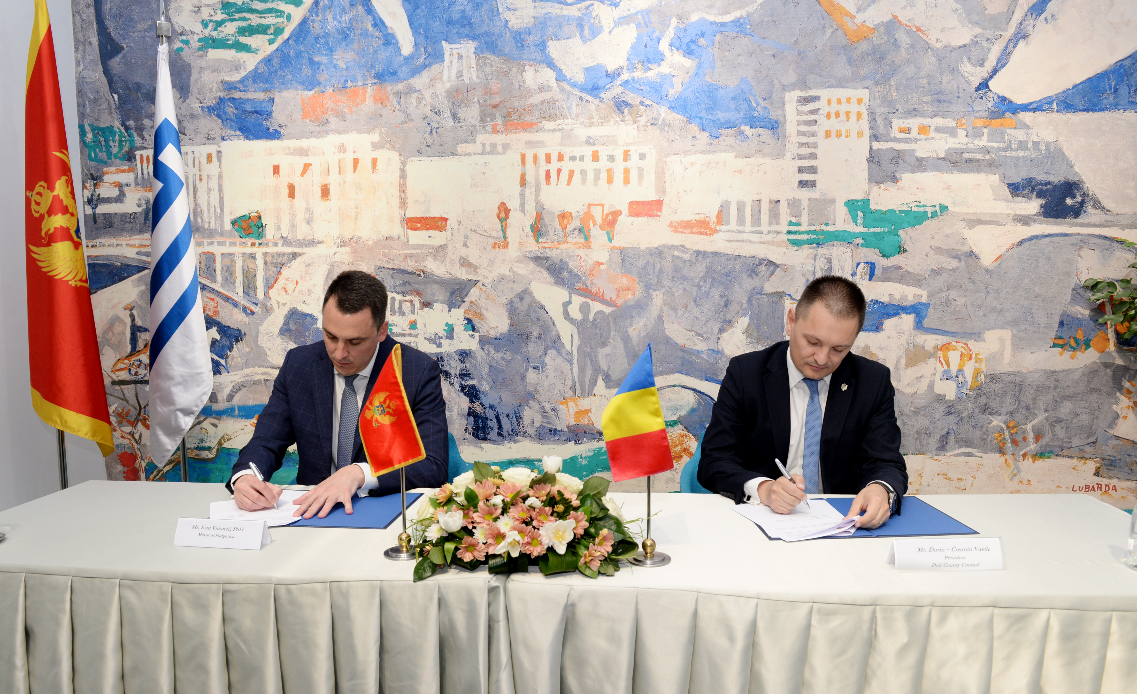 Vuković ugostio delegaciju rumunskog okruga Dolž i grada Krajova; Potpisan protokol o saradnji i otvoren rumunski kulturno-informativni punkt u Podgorici