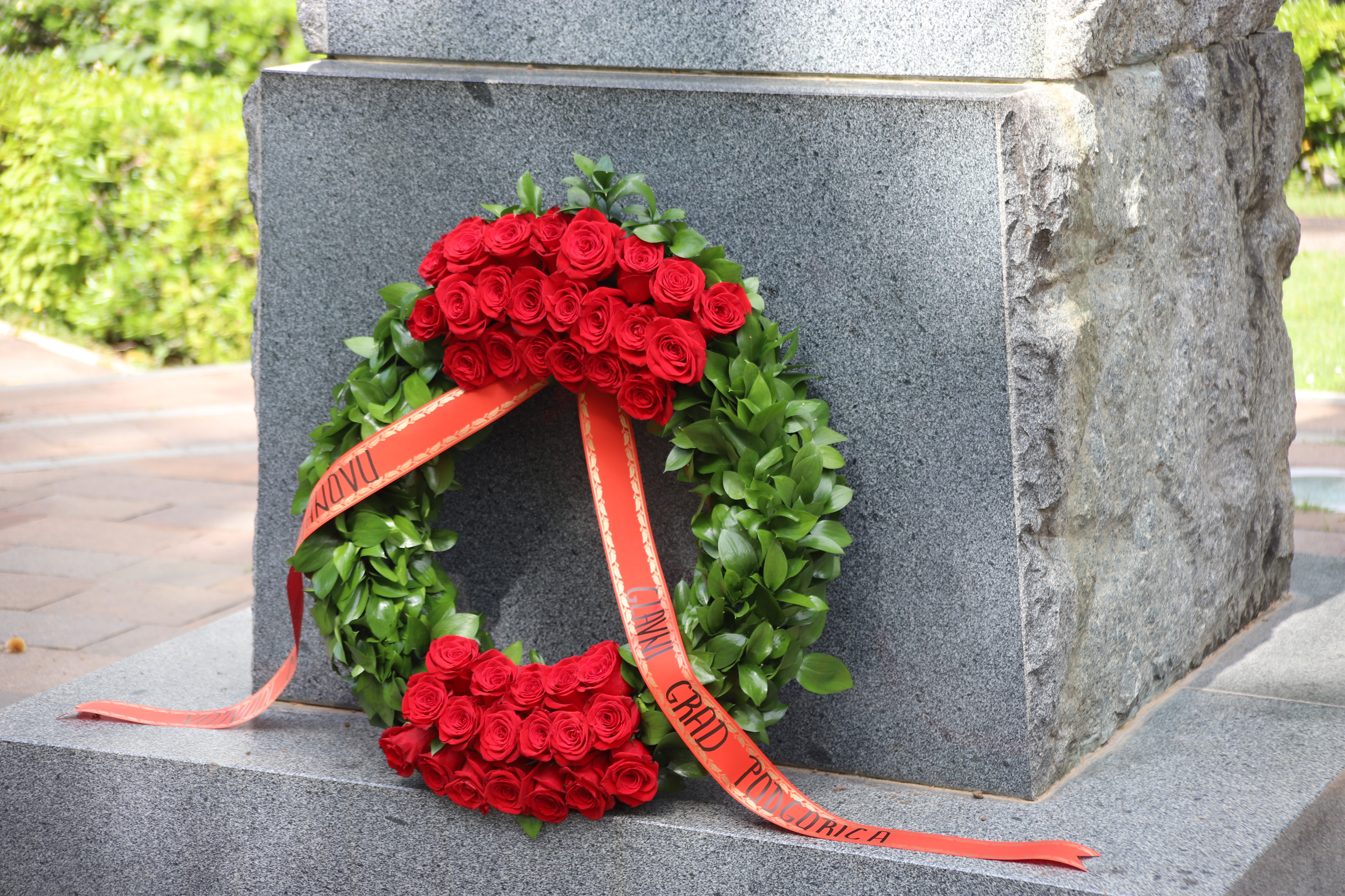 Delegacija Glavnog grada položila vijenac na spomenik Marku Miljanovu