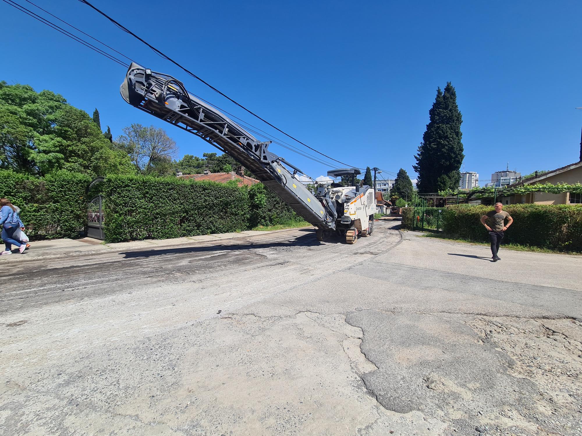 U toku sanacija saobraćajnice koja spaja Bulevar Save Kovačevića i Ulicu Bracana Bracanovića