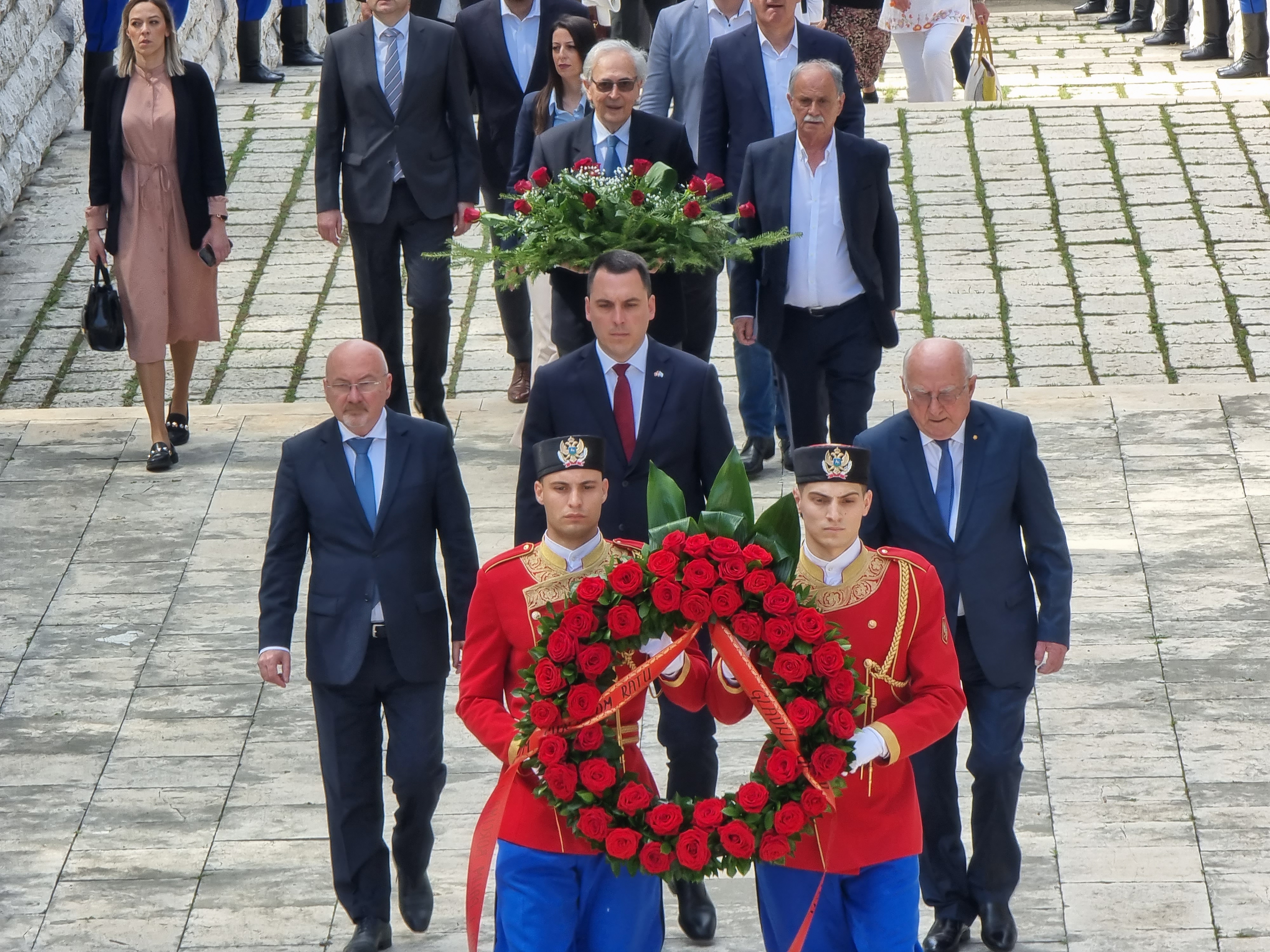 Delegacija Glavnog grada položila vijenac na Spomenik Partizanu borcu na Gorici
