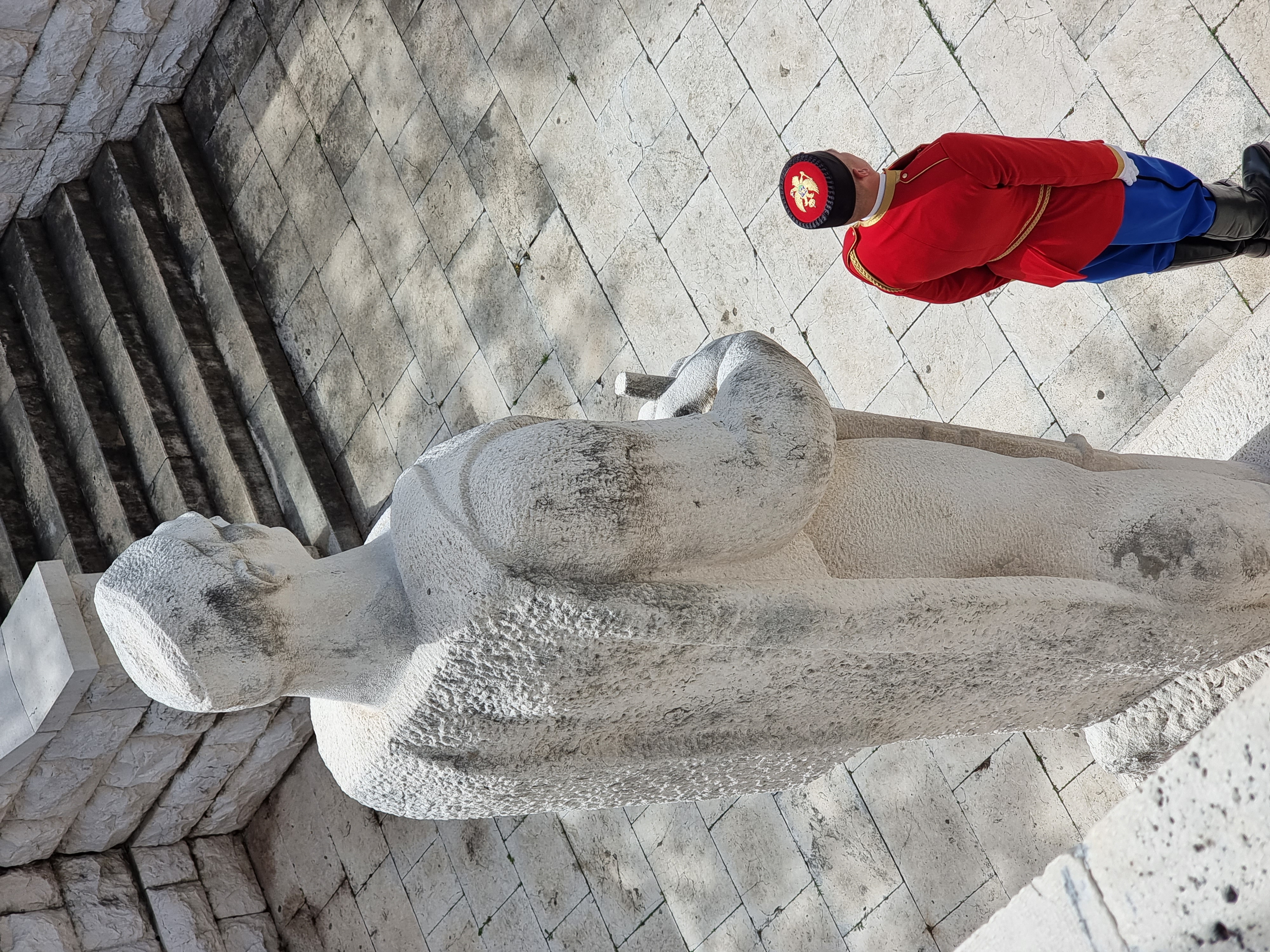 Delegacija Glavnog grada položila vijenac na Spomenik Partizanu borcu na Gorici