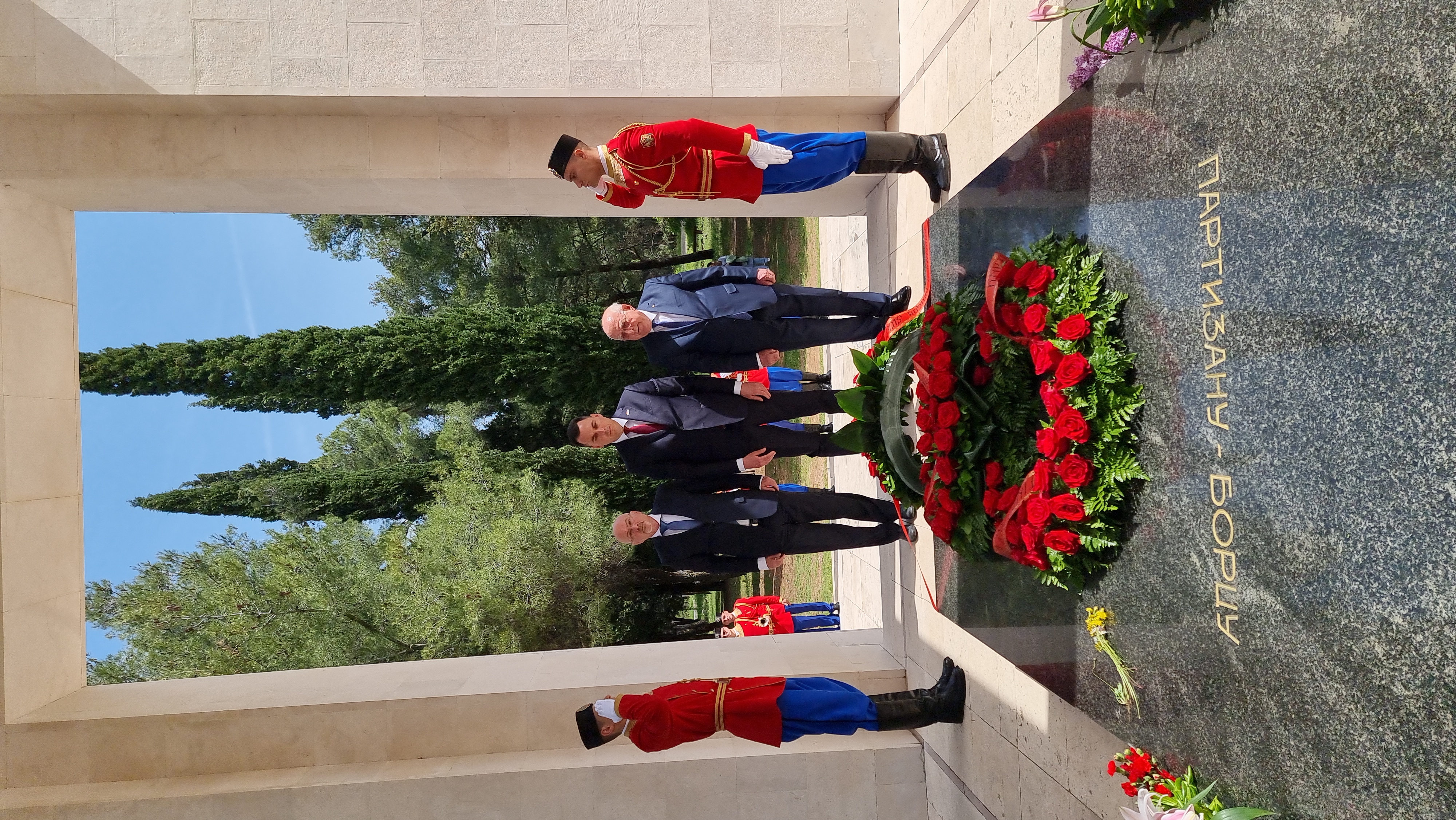 Delegacija Glavnog grada položila vijenac na Spomenik Partizanu borcu na Gorici