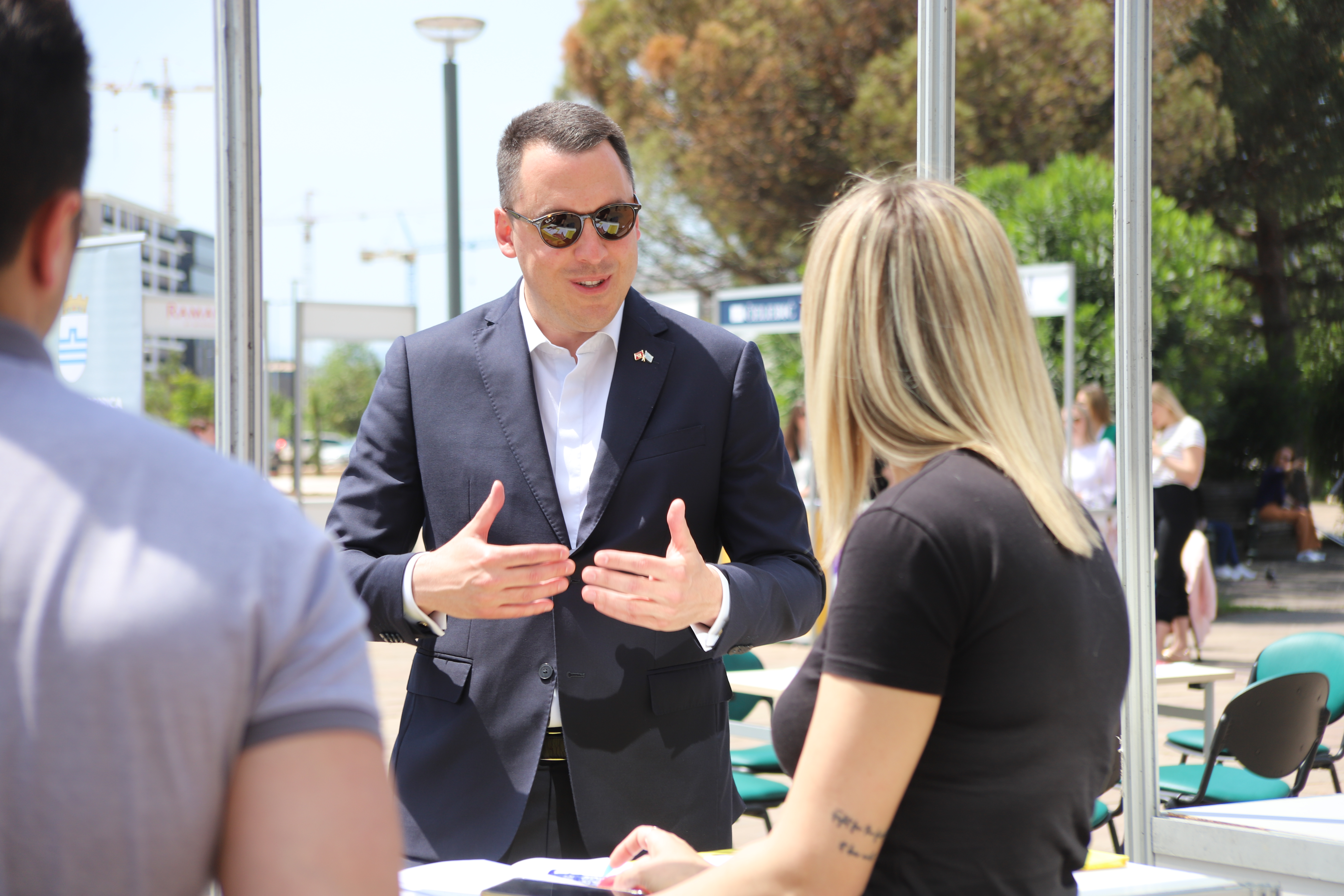 Otvoren sajam zapošljavanja sa preko 30 poslodavaca: Glavni grad i na ovaj način daje doprinos rješavanju jednog od najvećih problema današnjice