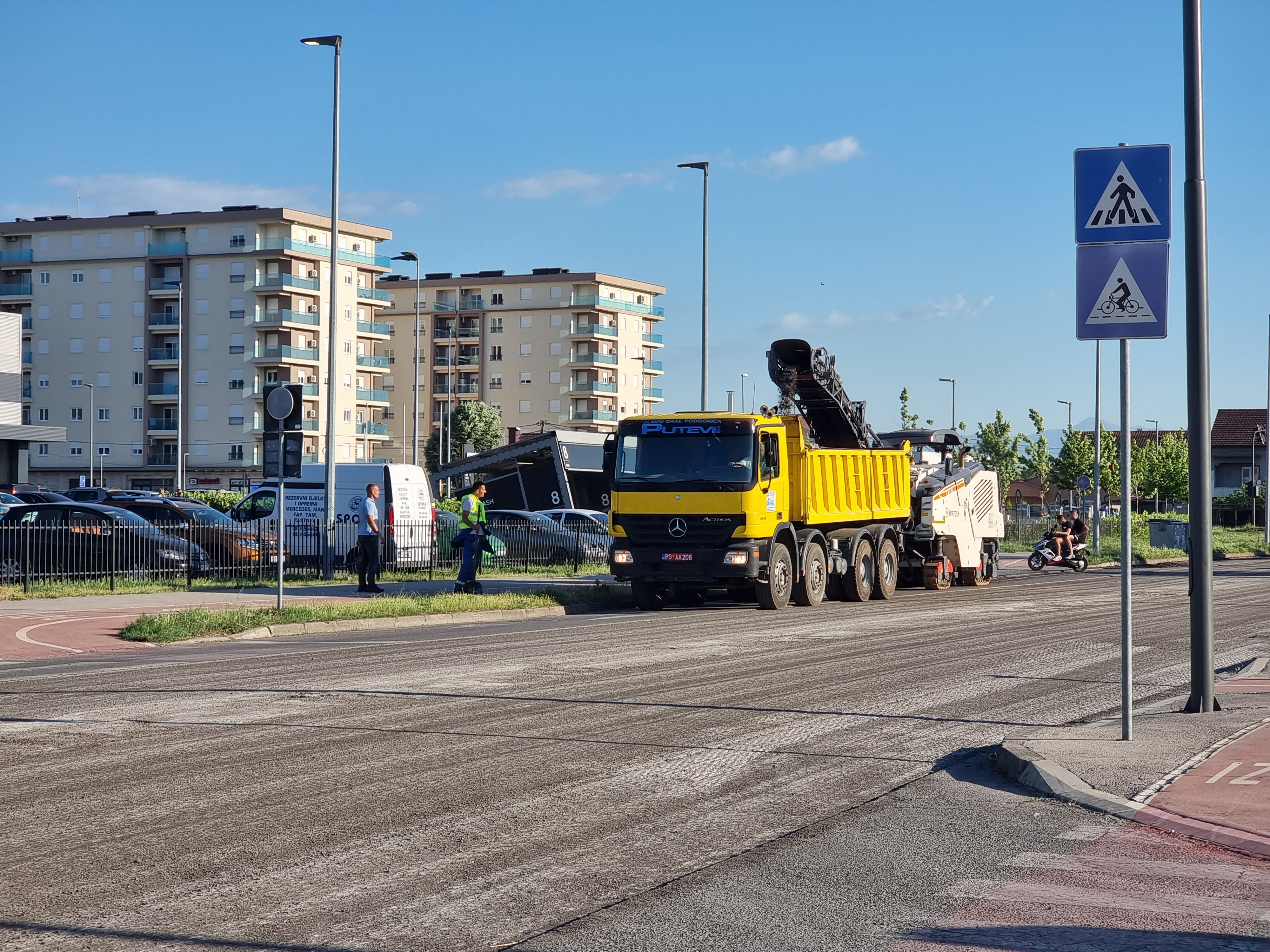U toku radovi na sanaciji Ulice Kralja Nikole i izgradnji novih 60 parking mjesta