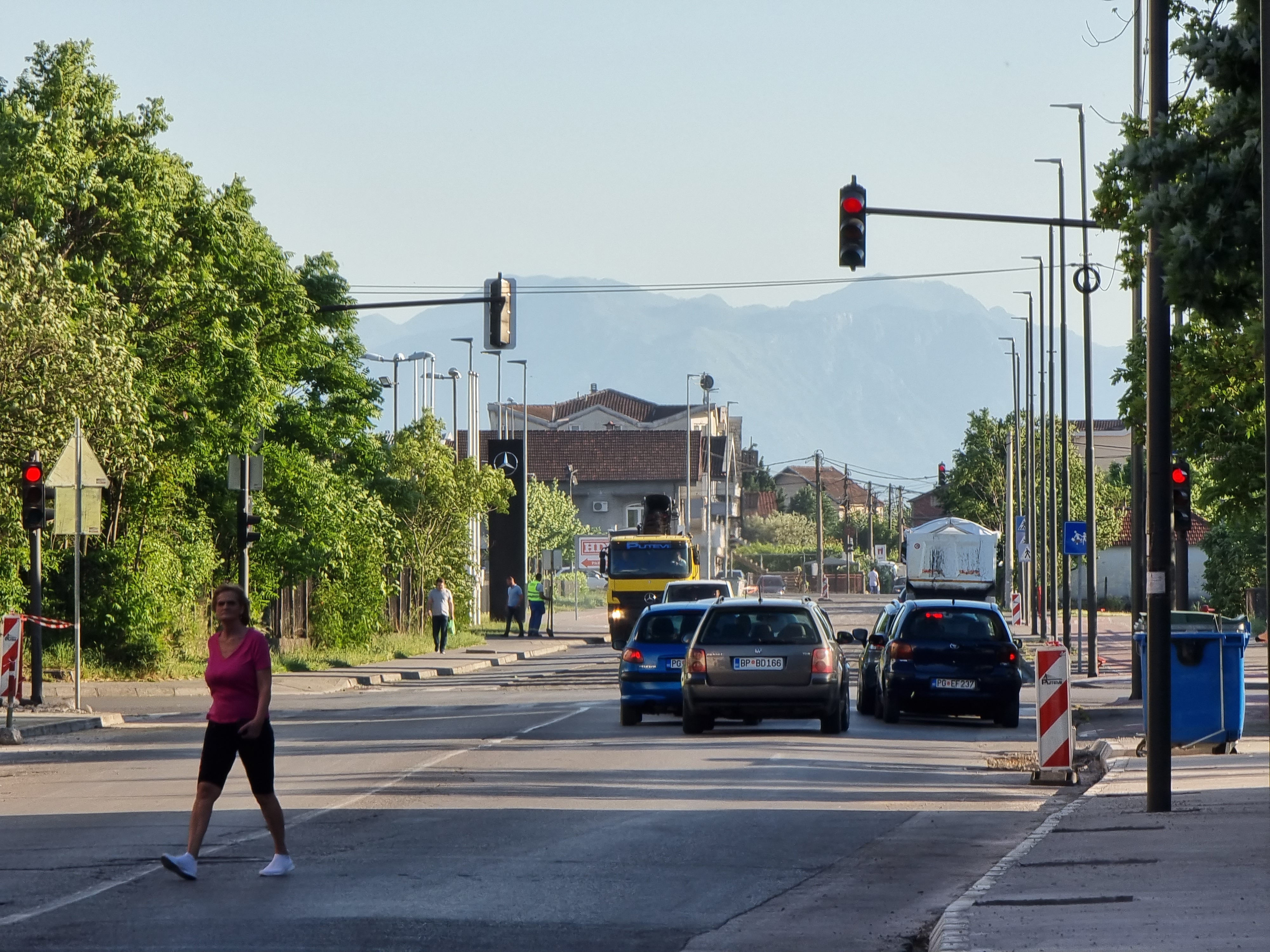 U toku radovi na sanaciji Ulice Kralja Nikole i izgradnji novih 60 parking mjesta