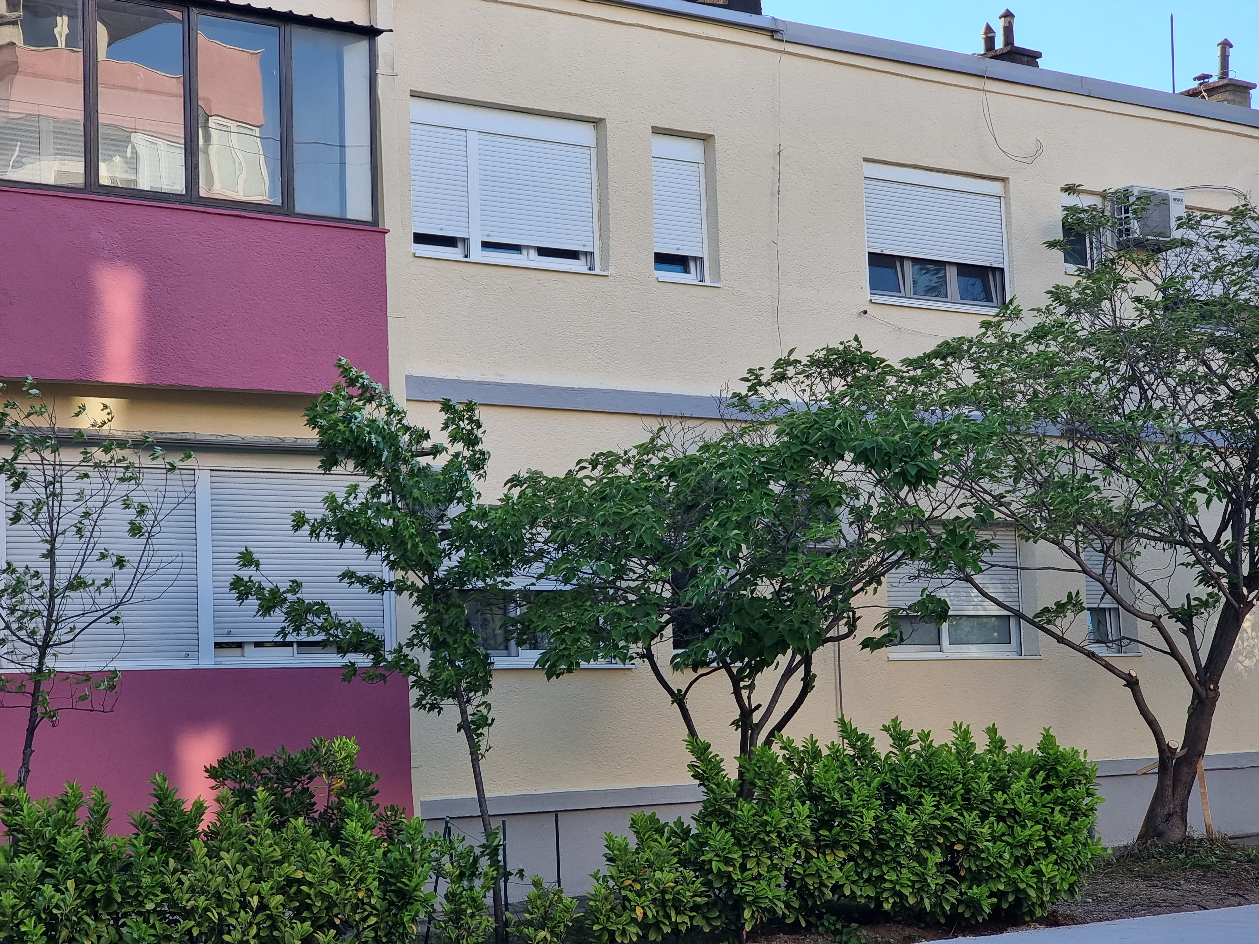 U toku radovi na sanaciji Ulice Kralja Nikole i izgradnji novih 60 parking mjesta