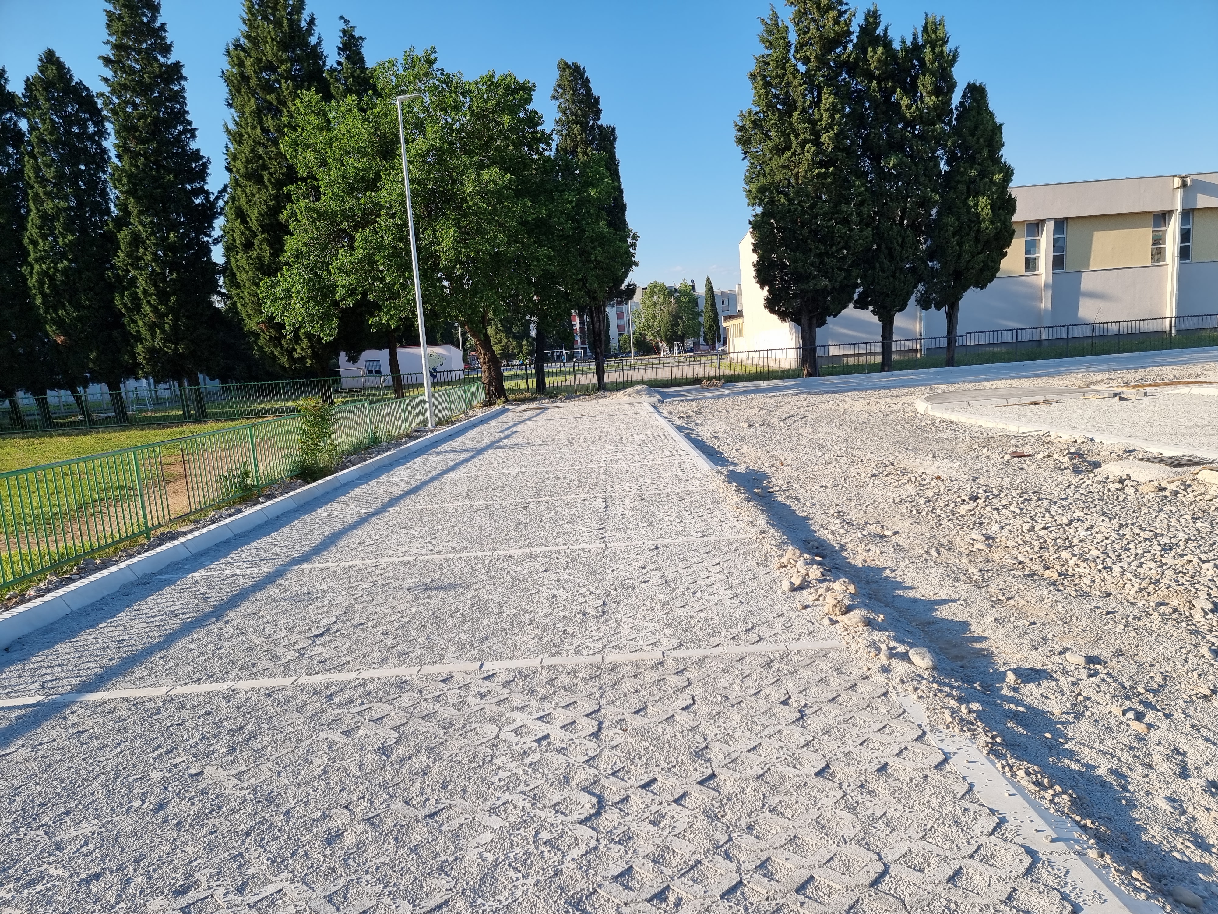 U toku radovi na sanaciji Ulice Kralja Nikole i izgradnji novih 60 parking mjesta