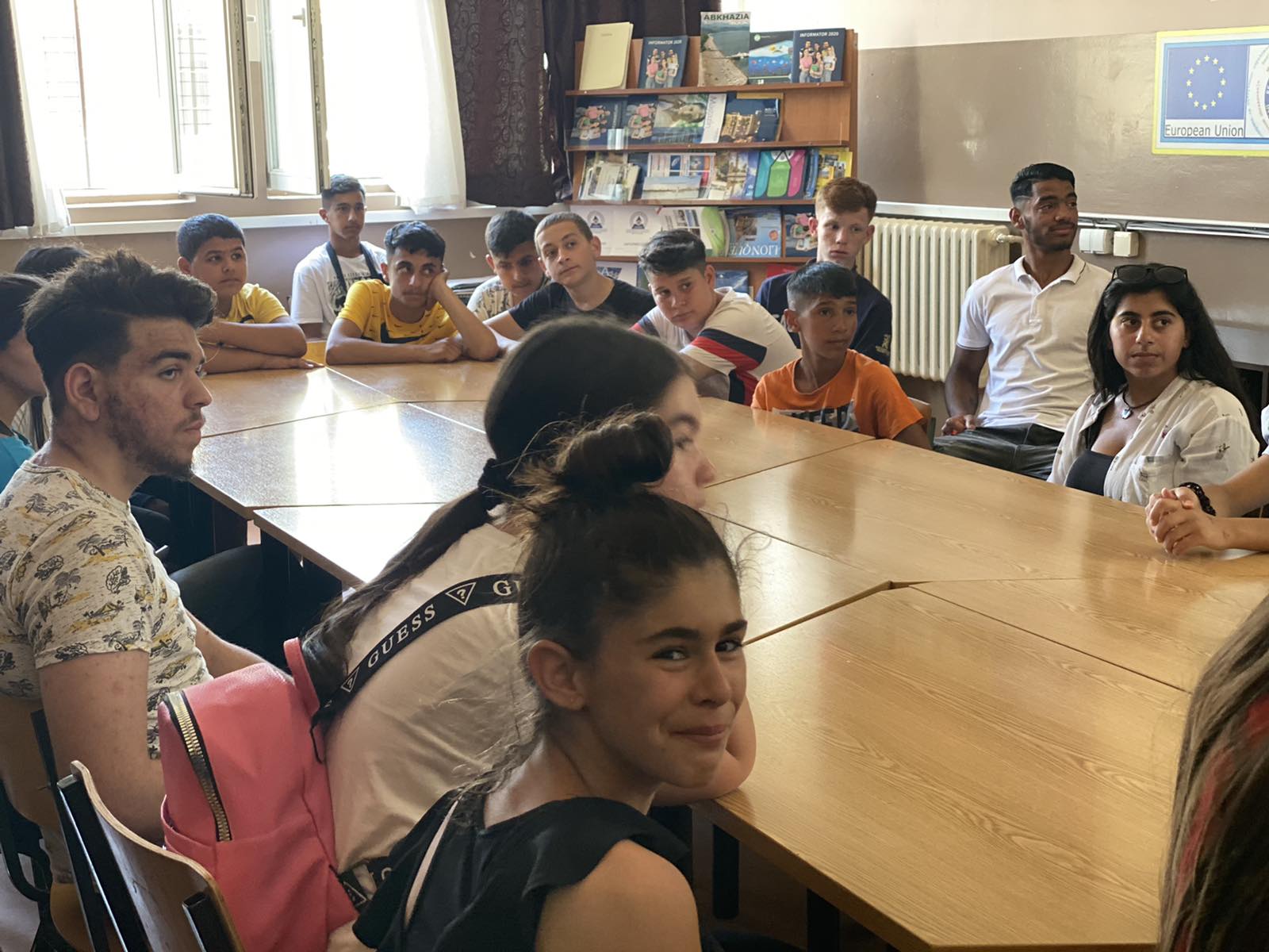 Mladi Romi i Egipćani u obilasku srednjih škola