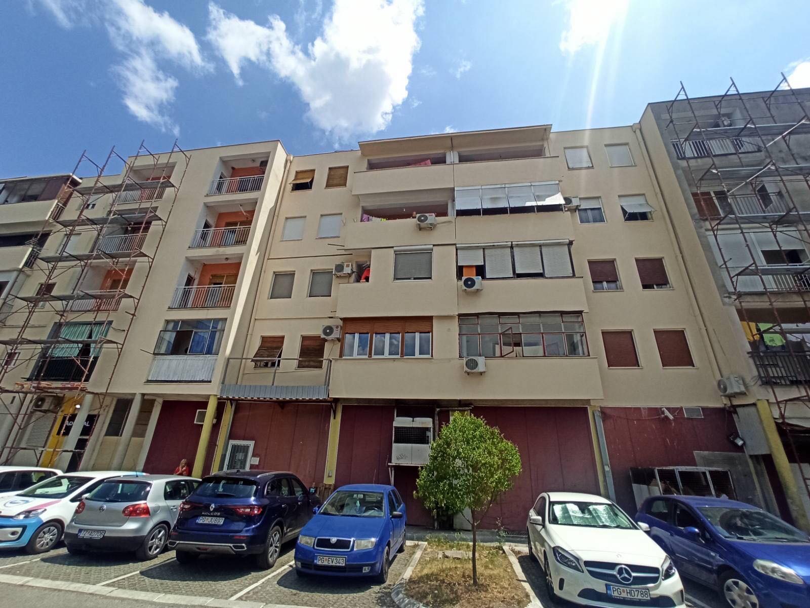 Ekipe Agencije za stanovanje izvode radove na više lokacija