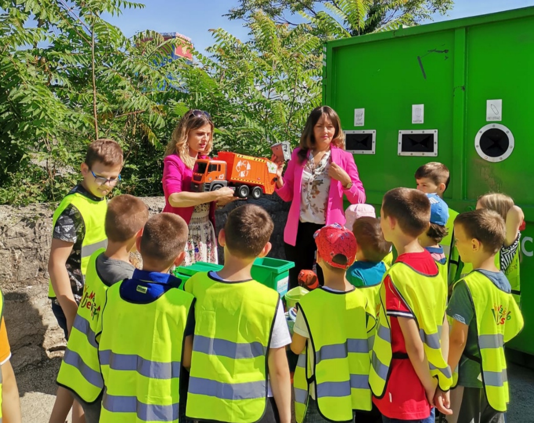 Reciklažno ostrvo u Ulici Špira Mugoše