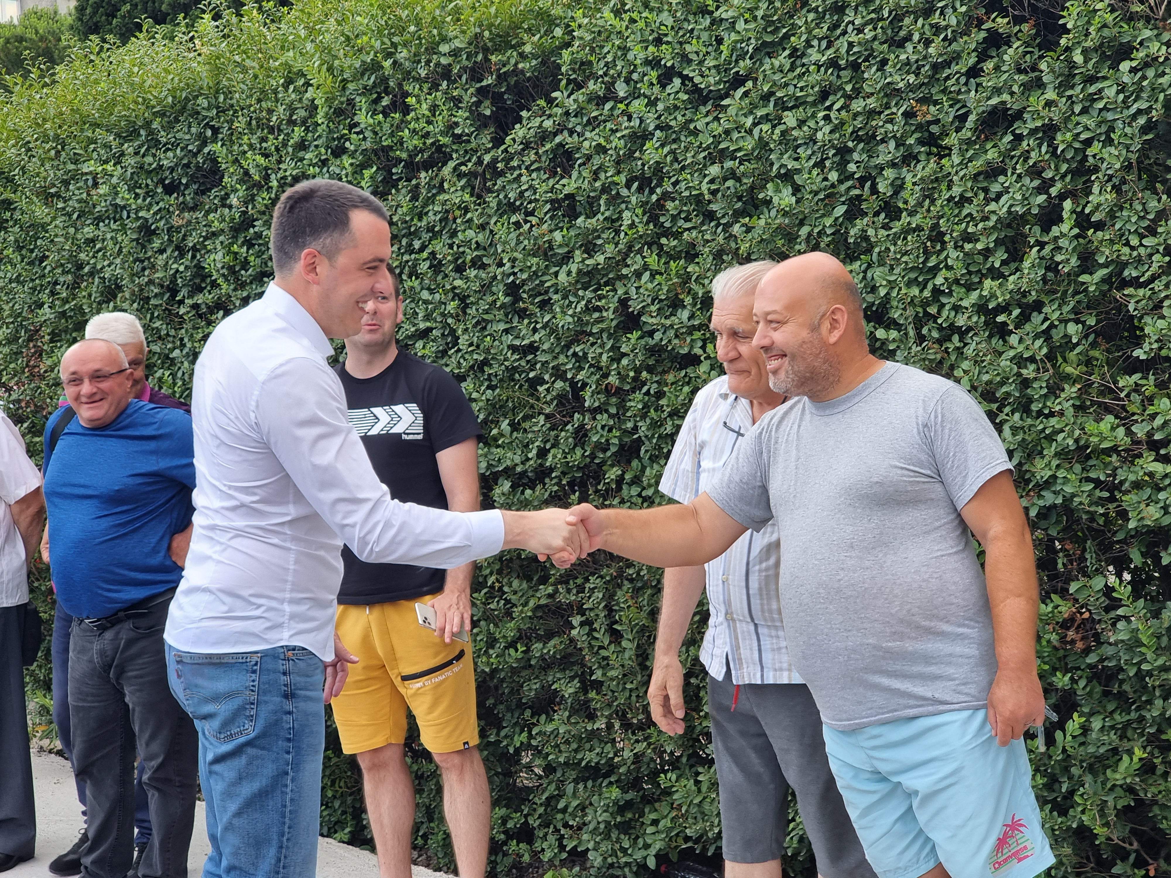 Sanirana saobraćajnica i novih 85 parking mjesta u MZ 19. decembar; Građani zadovoljni razvojem ovog dijela grada