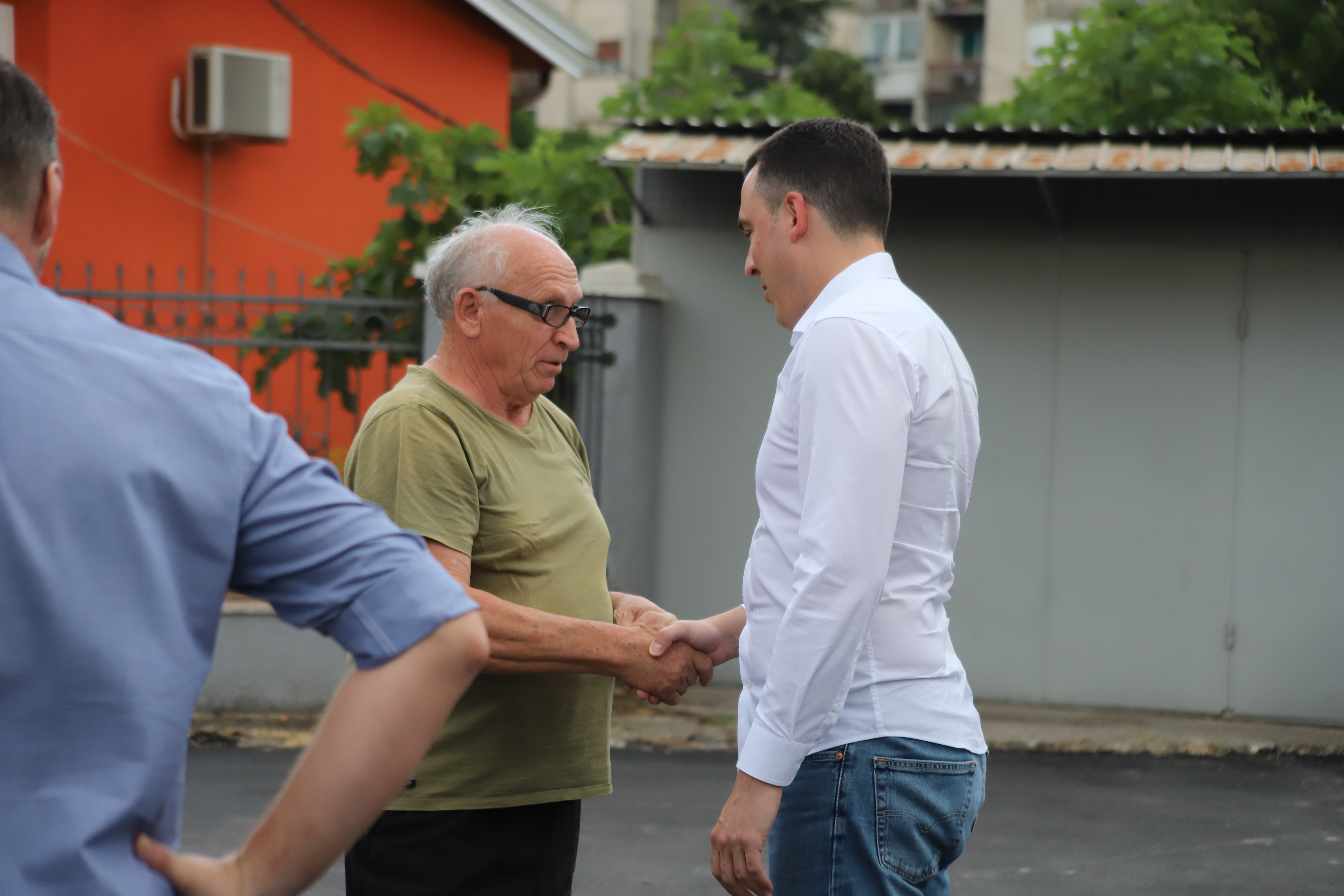 Sanirana saobraćajnica i novih 85 parking mjesta u MZ 19. decembar; Građani zadovoljni razvojem ovog dijela grada